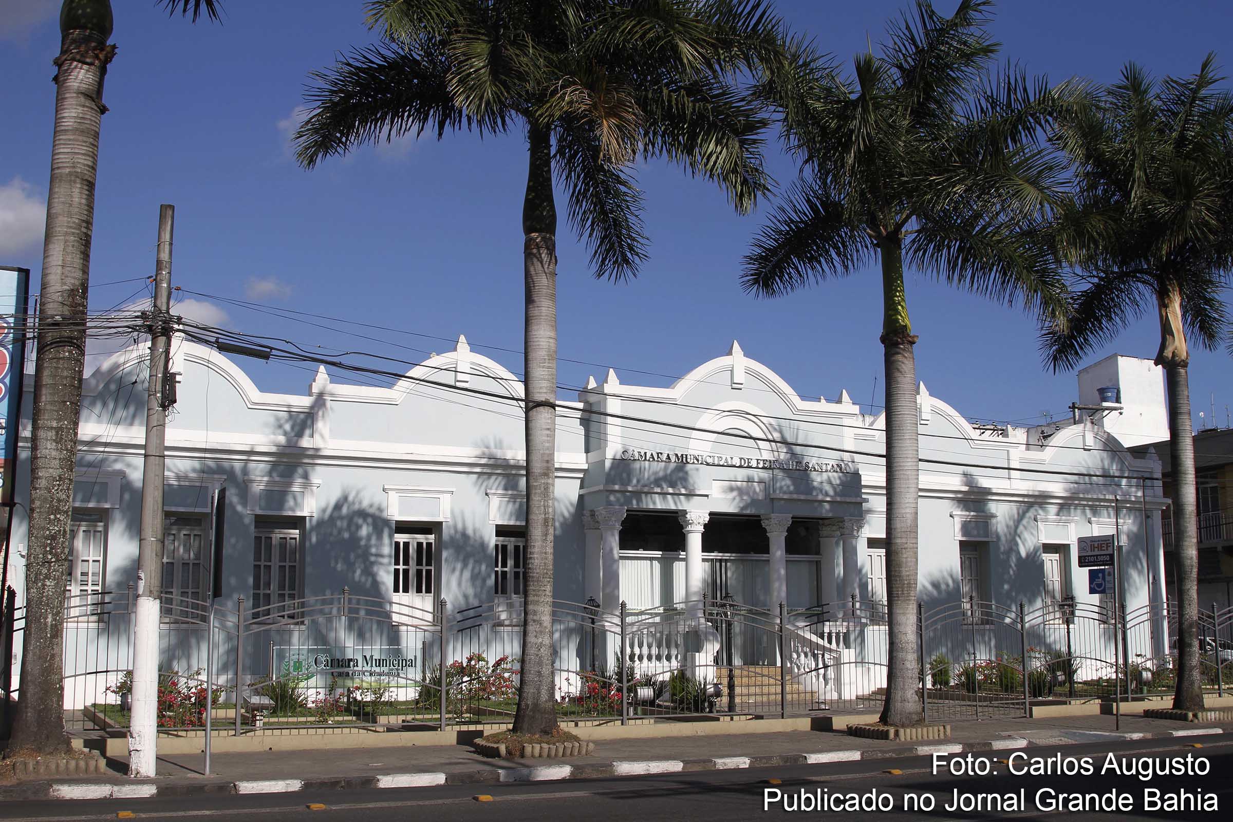 Fachada da sede da Câmara Municipal de Feira de Santana (CMFS).