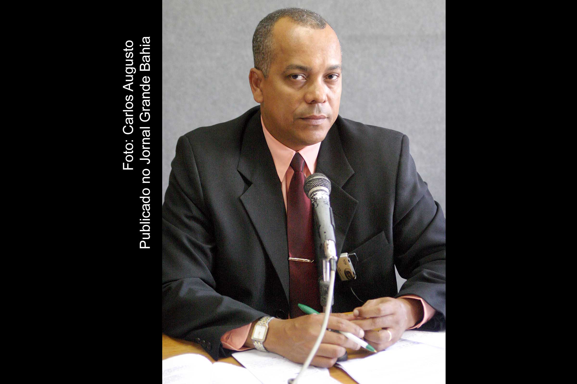 Radialista Joilton Antônio Freitas Matos media debate.