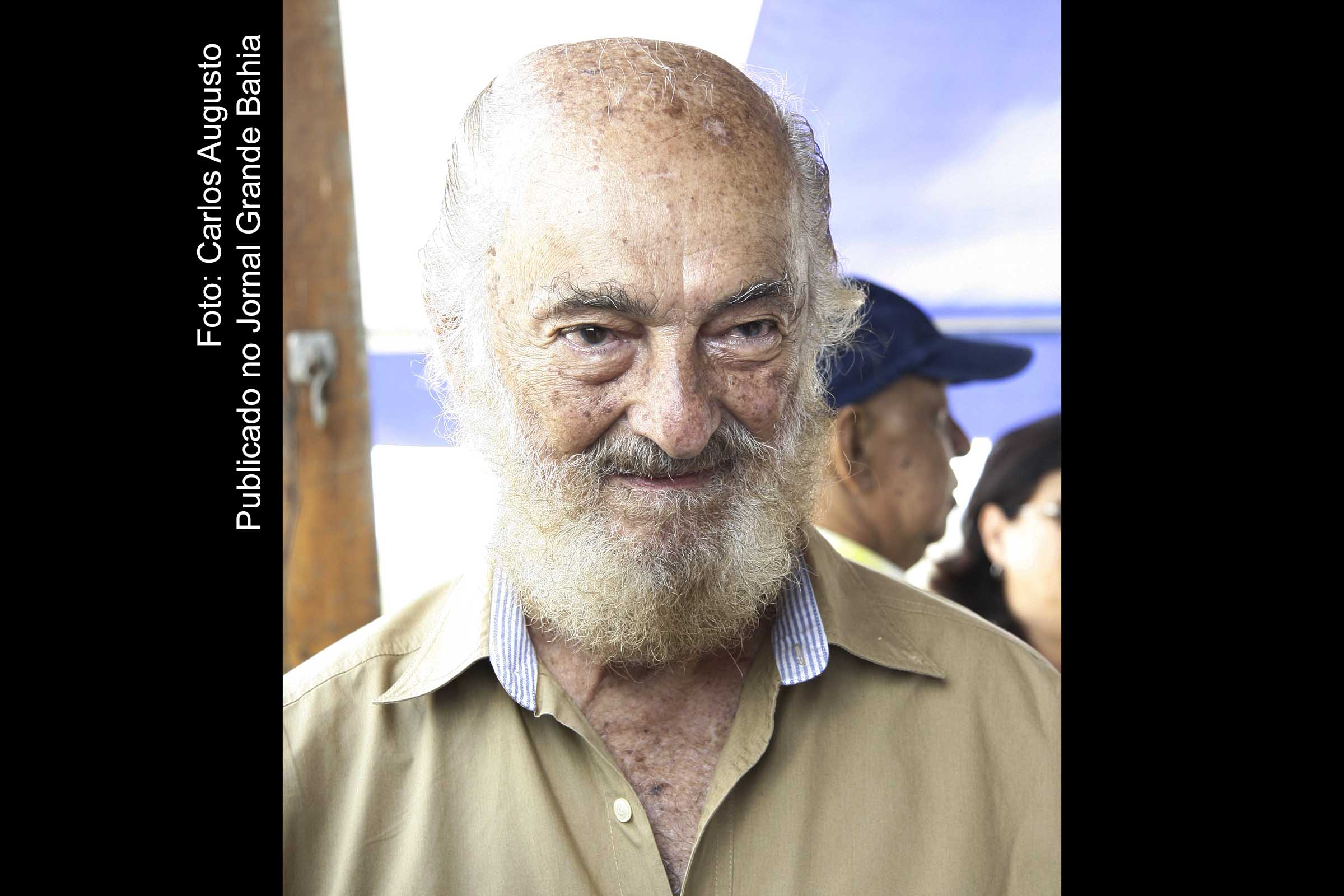 Francisco José Pinto dos Santos (Feira de Santana, 16 de abril de 1930 — Salvador, 19 de fevereiro de 2008) foi um advogado e político brasileiro que exerceu quatro mandatos de deputado federal pela Bahia e se destacou como integrante do “grupo autêntico” do Movimento Democrático Brasileiro que pregava uma oposição mais contundente ao Regime Militar de 1964 em contraposição à postura comedida do “grupo moderado”. Era conhecido também pelo epíteto de Chico Pinto.