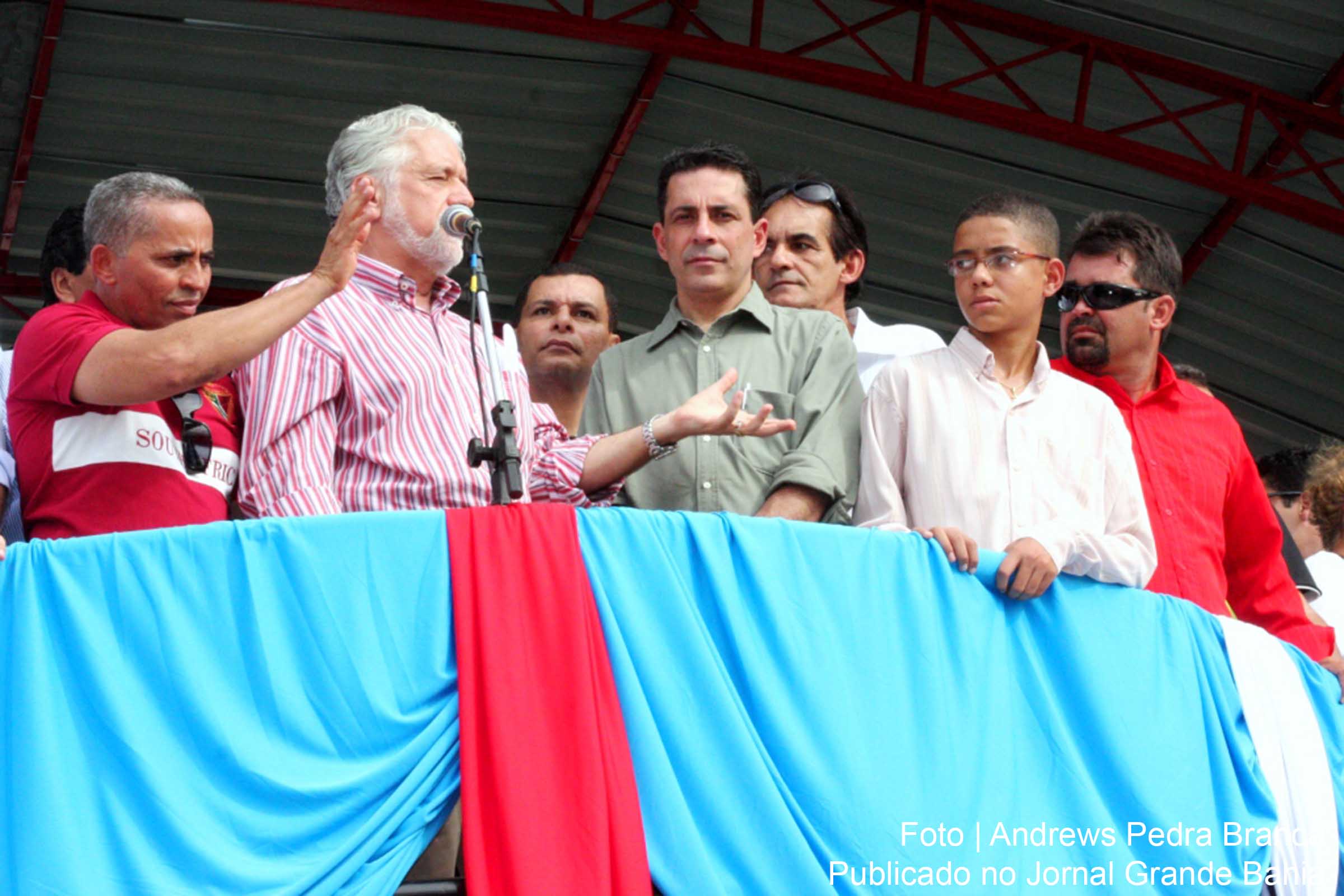 Governador Wagner parabenizou os fatimenses pelos 20 anos de emancipação política da cidade.