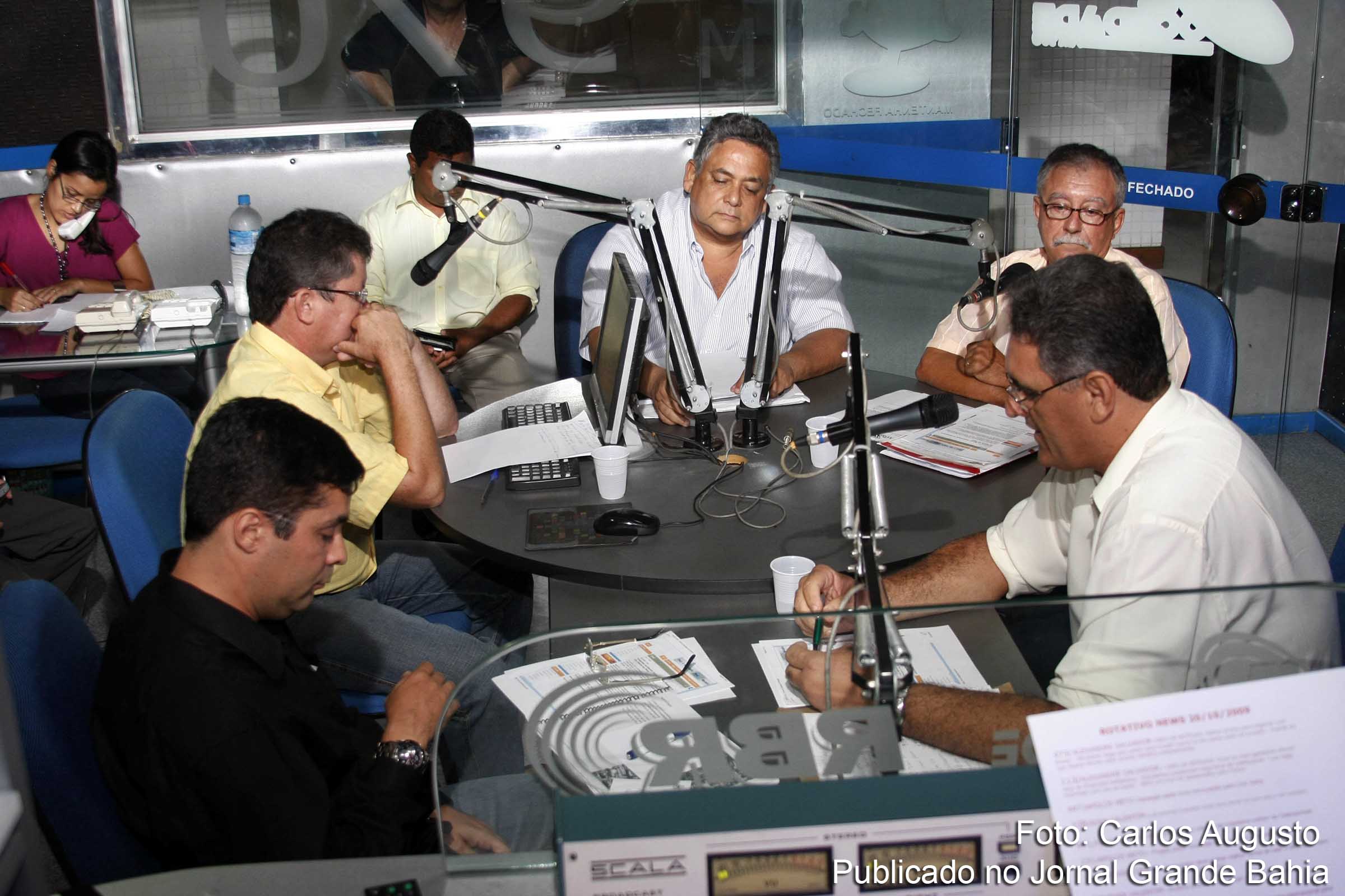 Estúdio da Rádio Sociedade de Feira de Santana. Programa Rotativo News promoveu debate sobre Shopping a Céu Aberto.