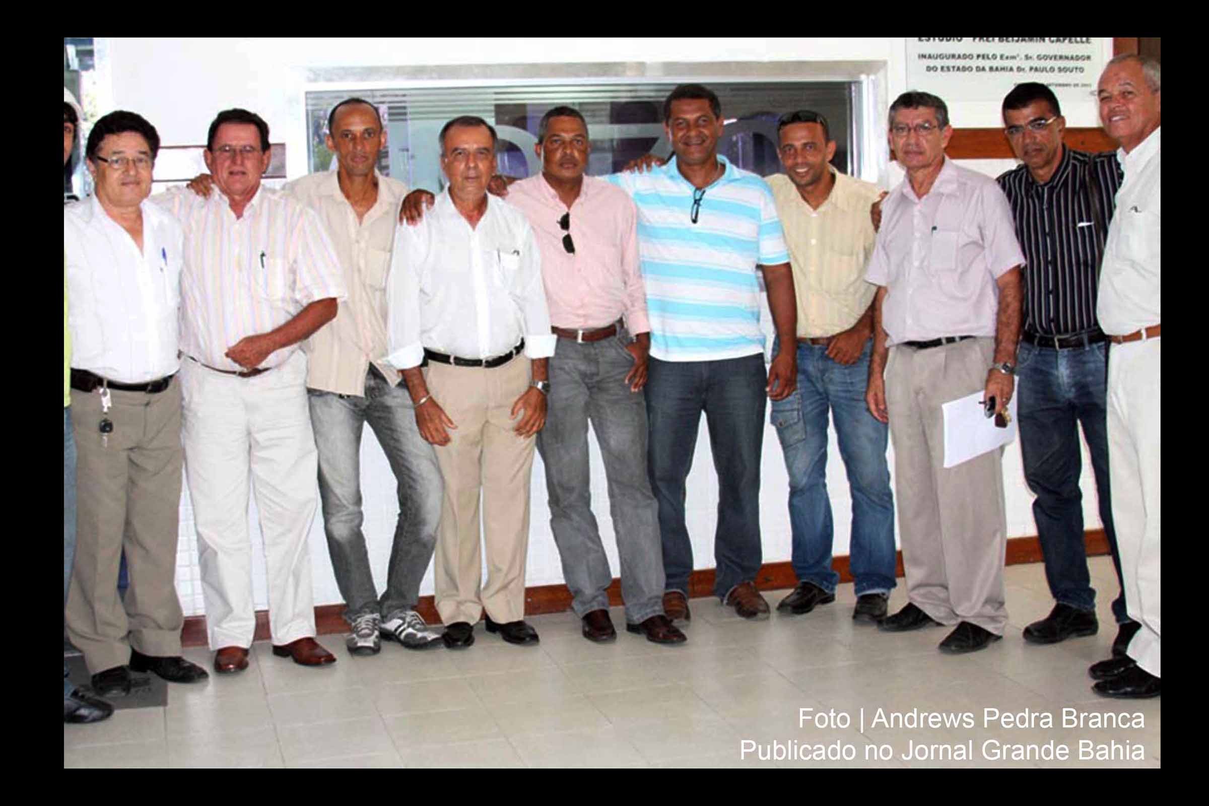 O radialista Itajay Pedra Branca reestreou em 11 de janeiro de 2010 na Rádio Sociedade de Feira de Santana, após 16 anos afastado. Com 44 anos de carreira e passagens por Copas do Mundo e Olimpíadas, o narrador retoma o comando da Resenha Esportiva 970, reforçando o projeto da emissora para a cobertura da Copa de 2010. Sua volta foi celebrada por ouvintes, colegas e diretores da Rede Baiana de Rádio.