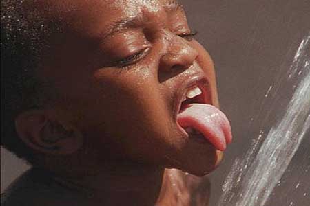 1,5 milhão de crianças morrem todos os anos em decorrência da água não tratada.