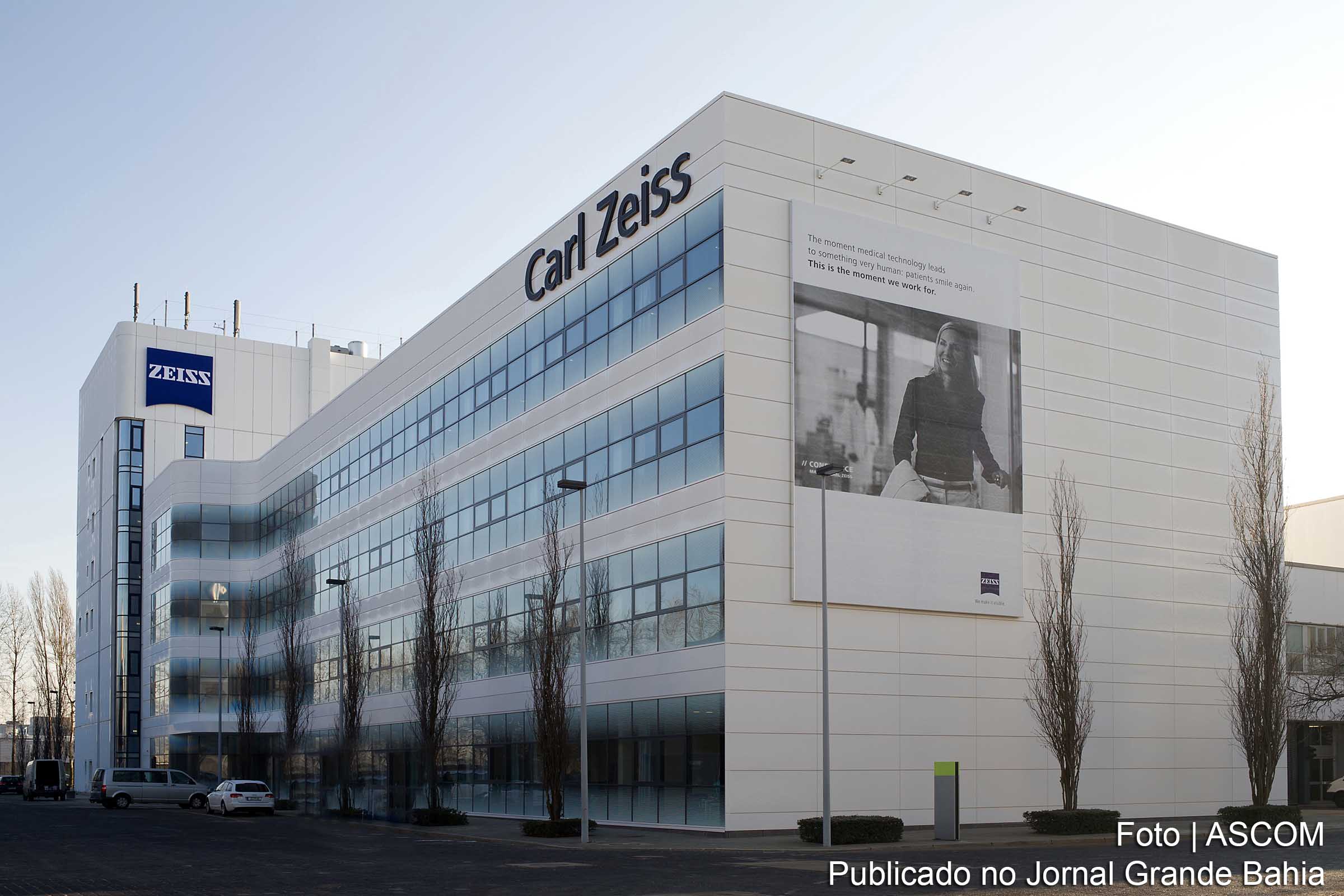 Fabricante de lentes Alemã Carl Zeiss.