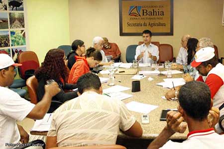 Secretário reúne-se com líderes do Ceta.