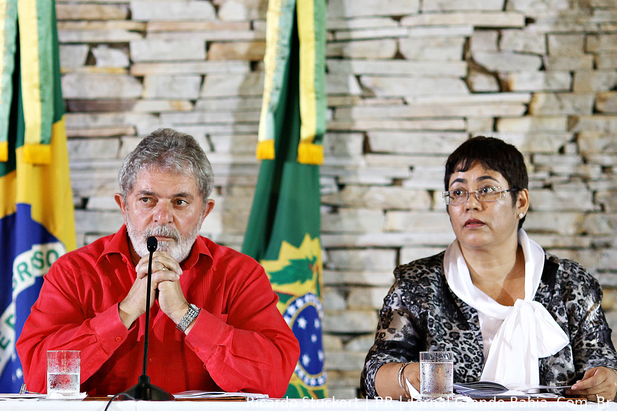 Erenice Guerra deixa a Casa Civil e Líder do DEM diz que demissão de Erenice é tentativa de abafar o assunto