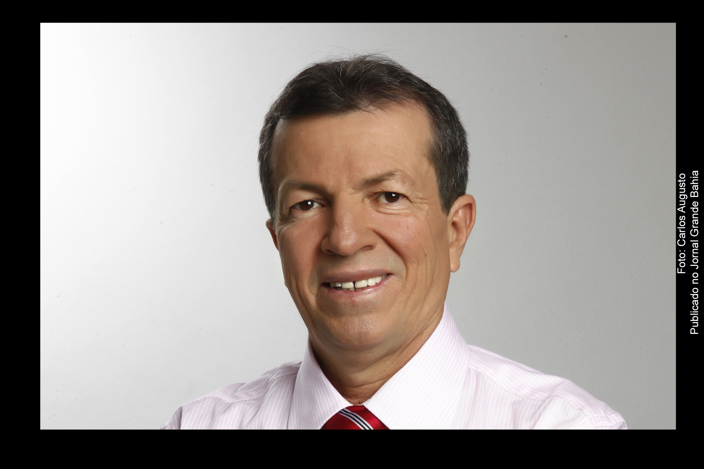 Marialvo Barreto denuncia falta de transparência e acusação de "cartas marcadas" na indicação para Procuradoria de Feira de Santana. Debate no legislativo expõe divergências entre os vereadores sobre processo de seleção e atuação da Procuradoria.