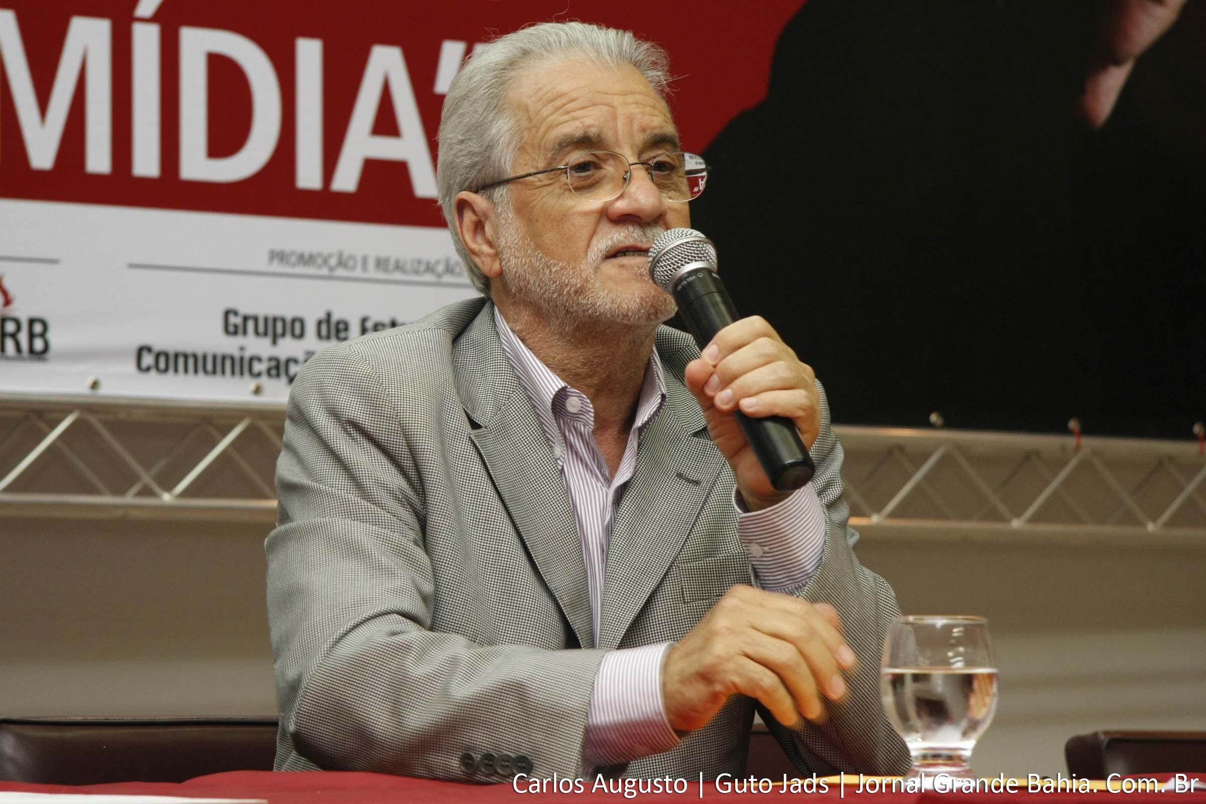 Um pranto dolorido | Por Emiliano José