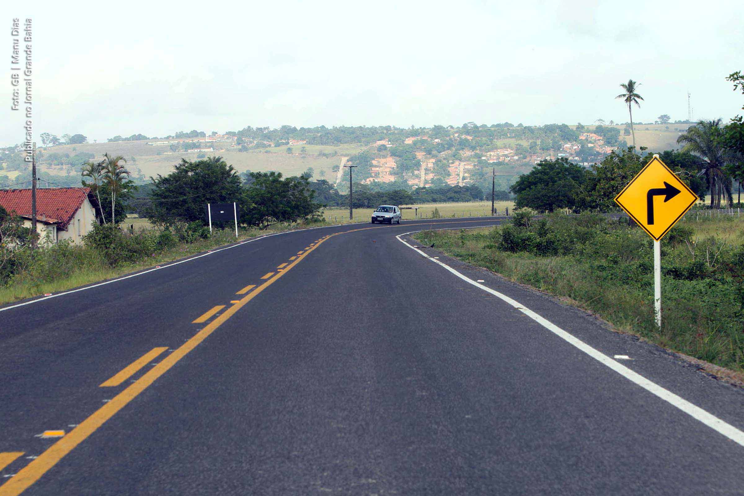 Trecho da Rodovia BA-515 no município de Terra Nova.