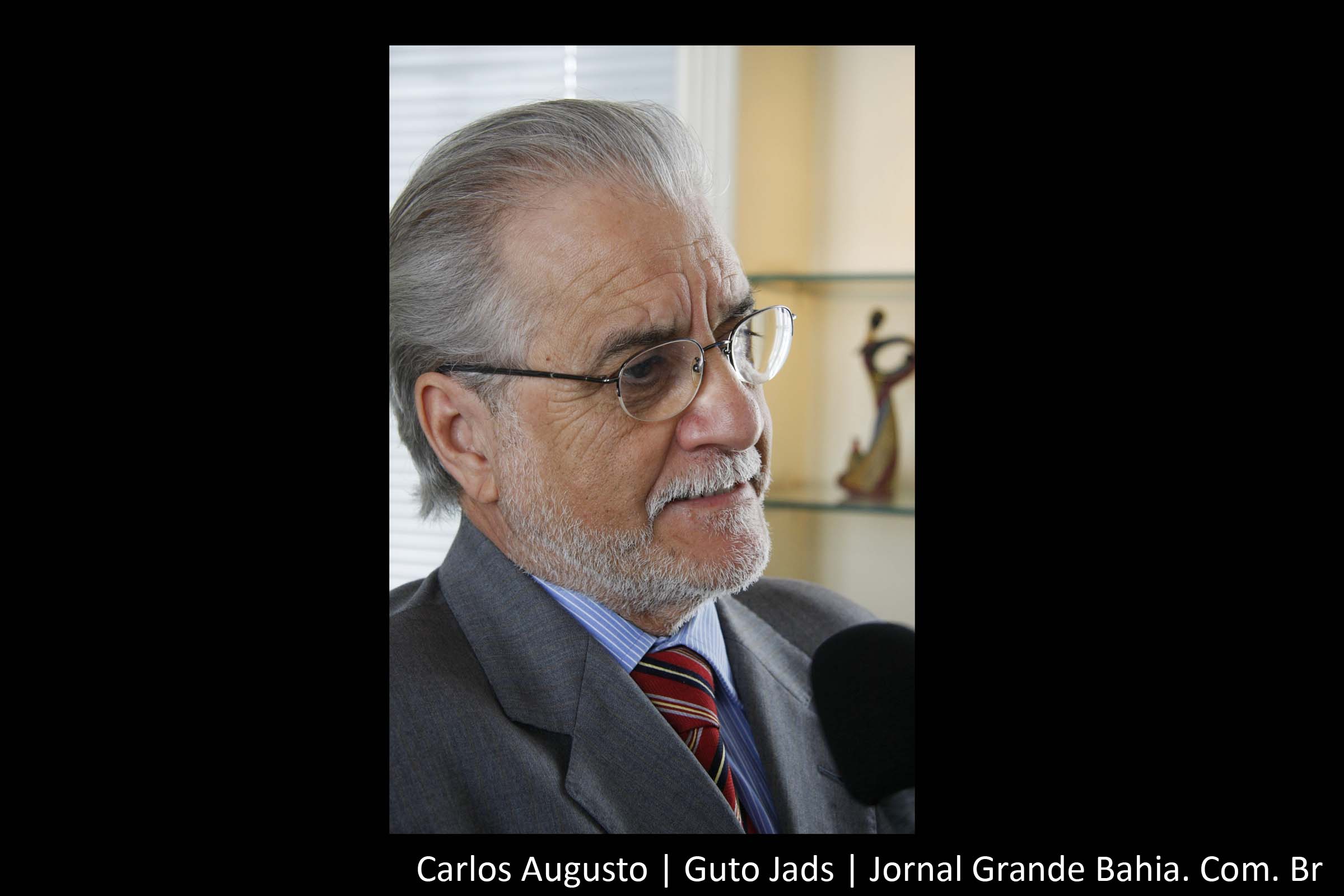 Greve da PM: Pinheirinho na Bahia, não | Por Emiliano José