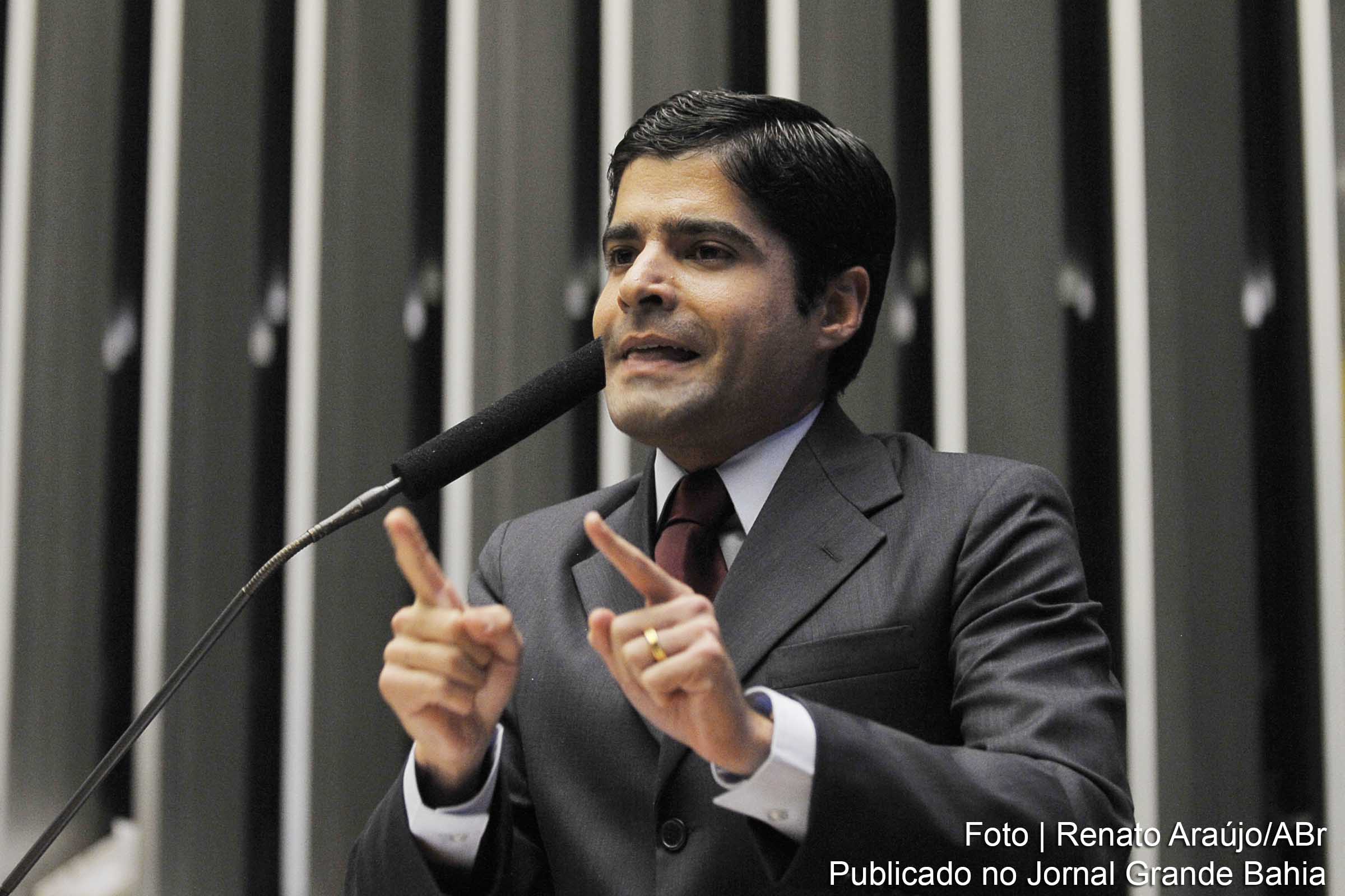 Deputado federal ACM Neto lamenta postura passiva do governador Wagner.