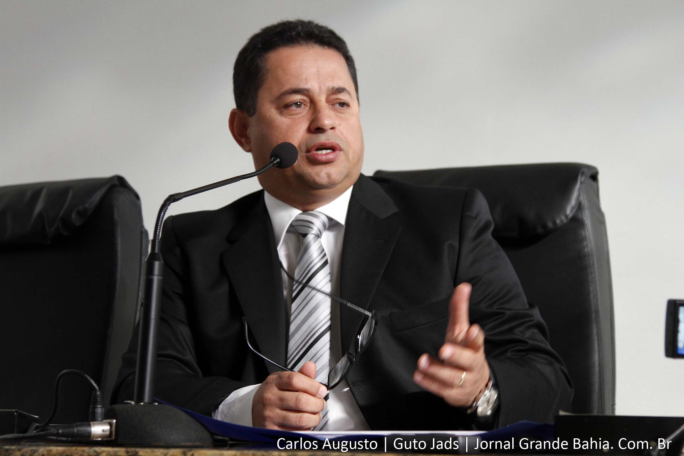 Secretário Wagner Gonçalves diz que dívida atualizada de Feira de Santana é de R$ 31 milhões e governo teria “herdado” débito de R$ 100 milhões. Confira debates da CMFS