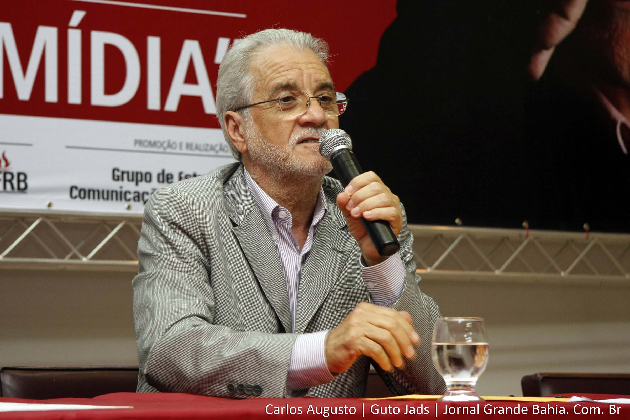 Emiliano José (PT/BA) reafirmou a força da candidatura do deputado federal Nelson Pelegrino, na disputa pela prefeitura de Salvador. (Foto: Carlos Augusto | Jornal Grande Bahia)