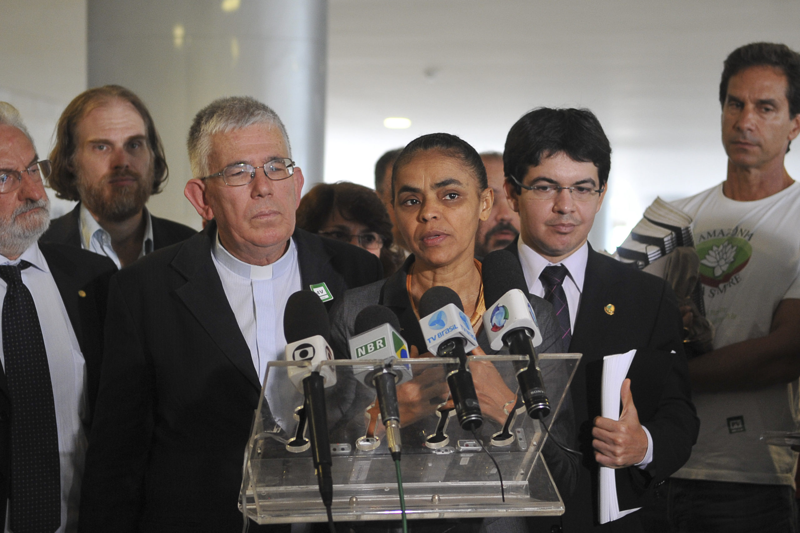 A ex-senadora e ex-ministra do Meio Ambiente Marina Silva reafirmou ontem (01/06/2012) sua posição contrária ao emprego da energia nuclear pelo Brasil.