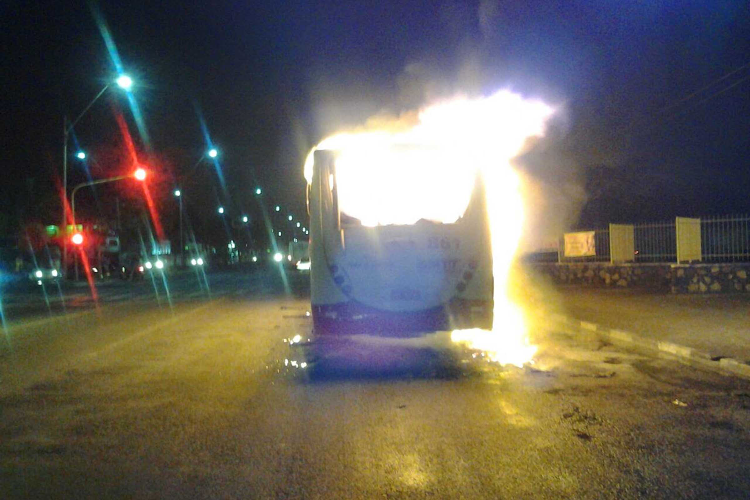 Feira de Santana: Ônibus da Princesinha pega fogo e vereador diz que falta conservação aos veículos