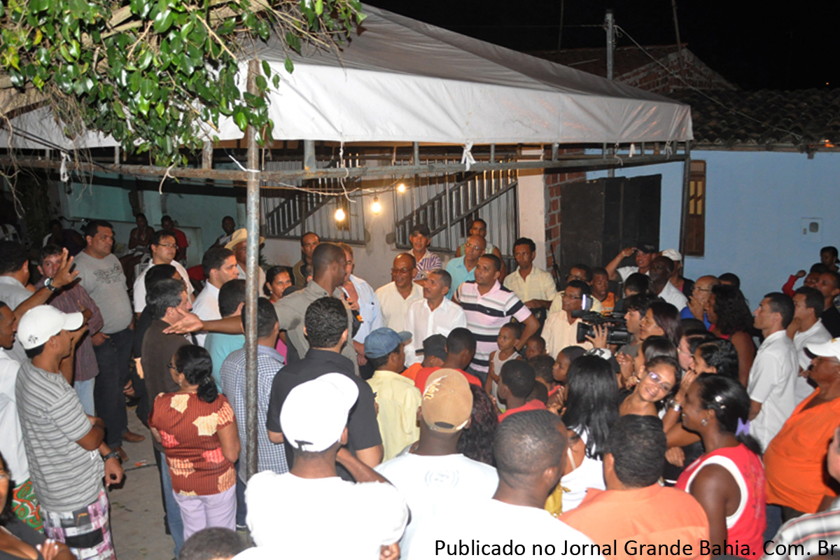 A comunidade do conjunto José Falcão, no distrito de Humildes, comemorou a entrega de pavimentação das ruas Ipanema e Travessa Santo Antônio, pela administração de Tarcízio Pimenta.