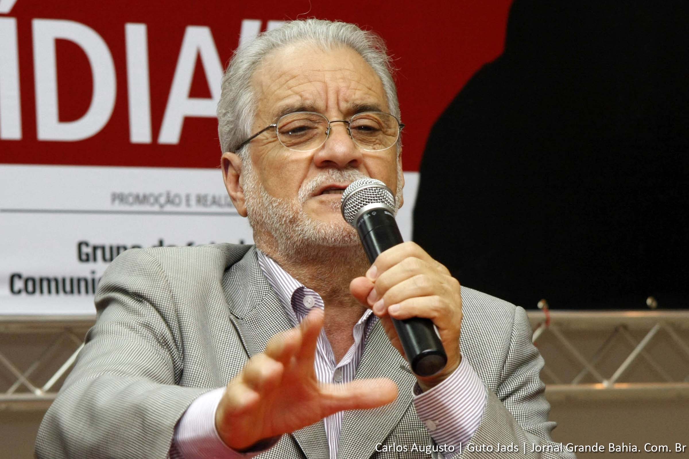 Emiliano José reassume mandato na Câmara dos Deputados pelo PT da Bahia