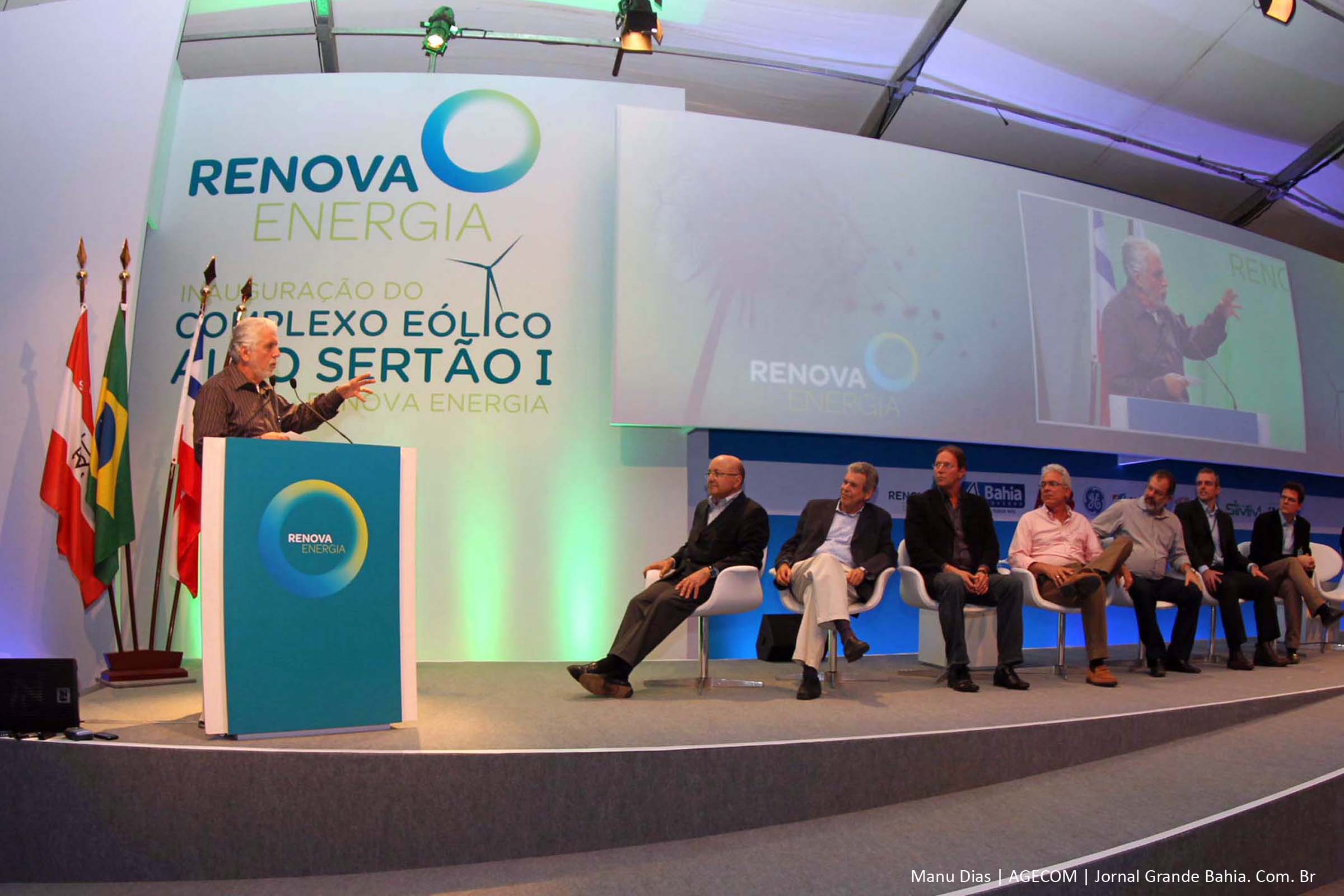 Presente ao evento, o governador Jaques Wagner disse que a Bahia tem o melhor vento do mundo para a produção de energia eólica e que, por isso, o Estado apoia empreendimentos como esse.
