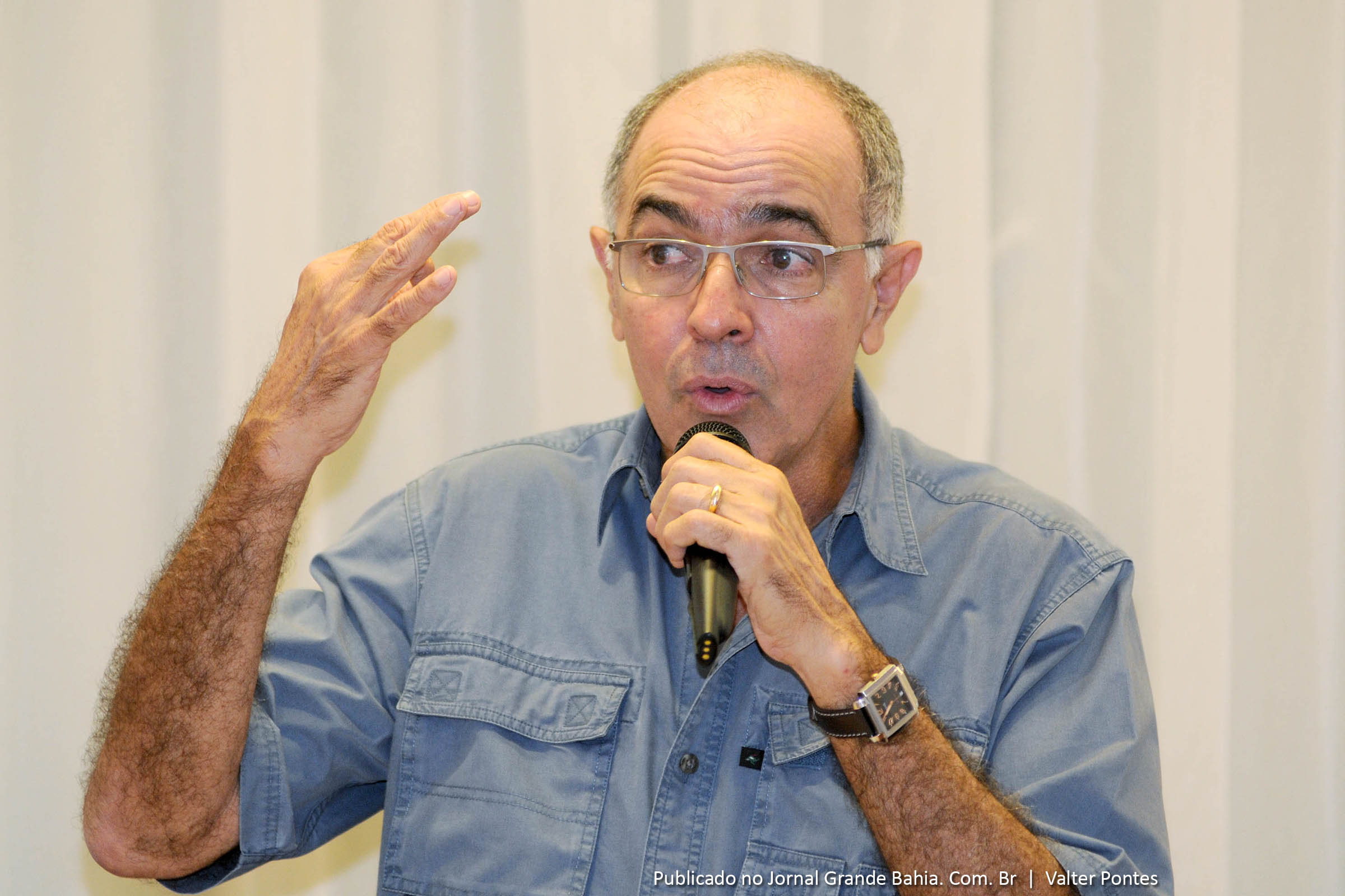 José Carlos Aleluia deu entrada na Justiça Estadual em ação popular, requerendo a anulação do contrato do Governo do Estado com a empresa Abaís Conteúdos Educativos e Produção Cultural LTDA, do professor Jorge Portugal.