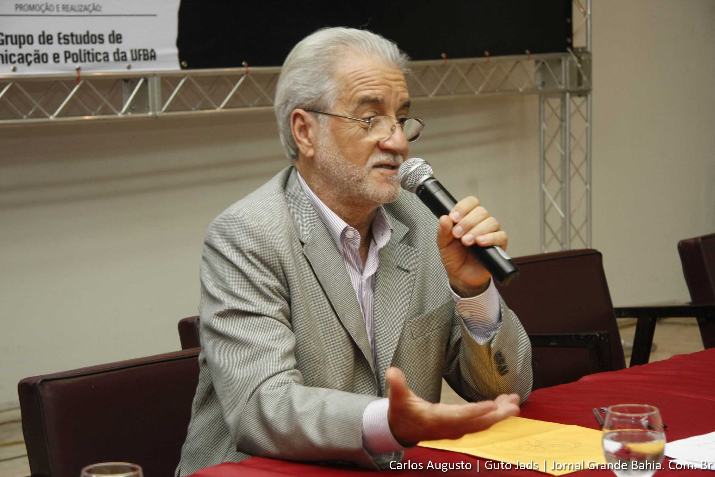 Deputado federal Emiliano José critica cobertura da mídia no julgamento do chamado caso do mensalão