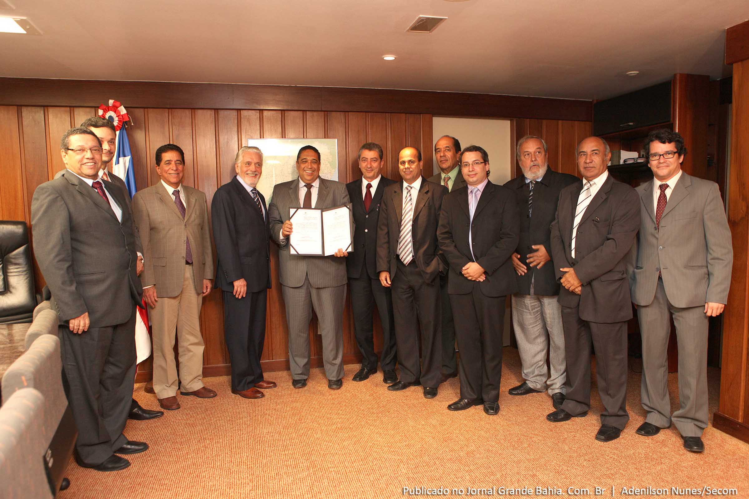 Governador Jaques Wagner assina escritura de doação das terras do Campus da UFRB de Cruz das Almas.