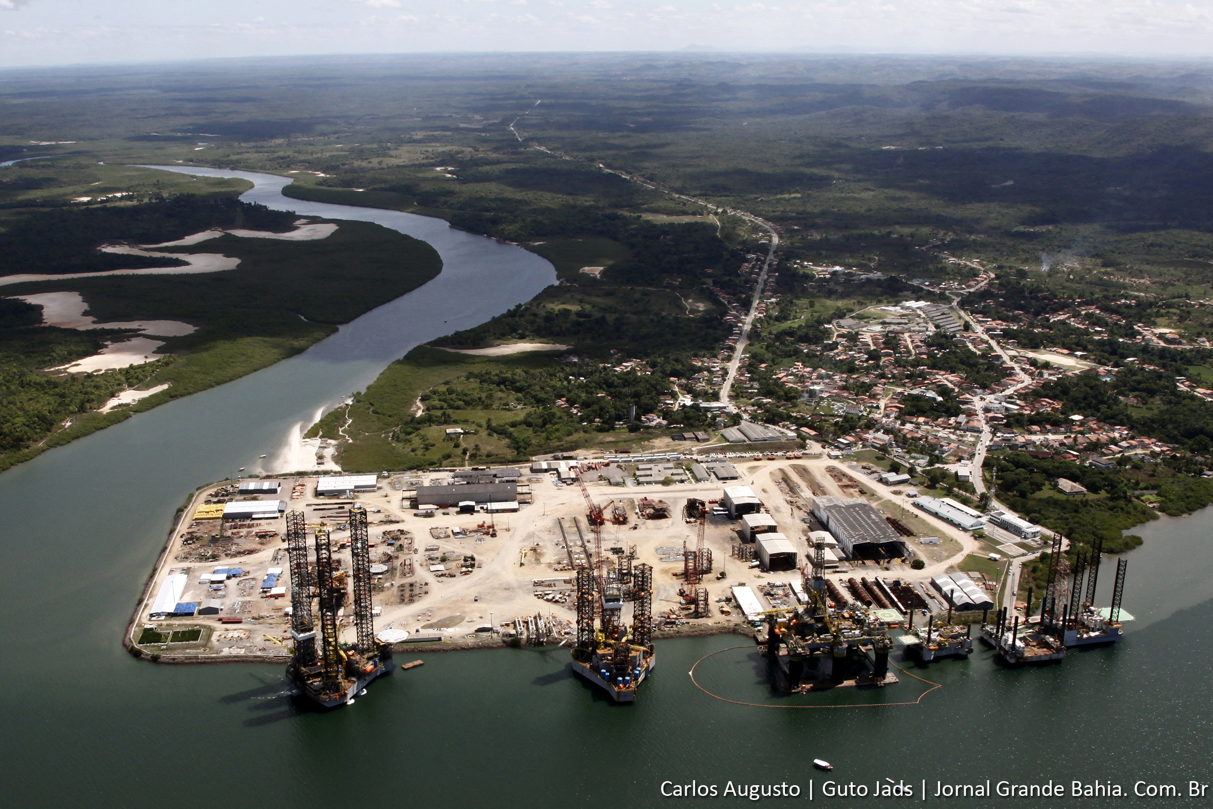 Estaleiros São Roque do Paraguaçu e PETROBRAS, localizados em São Roque do Paraguaçu, distrito de Maragogipe. (Foto: Carlos Augusto (Guto Jads) - Jornal Grande Bahia)