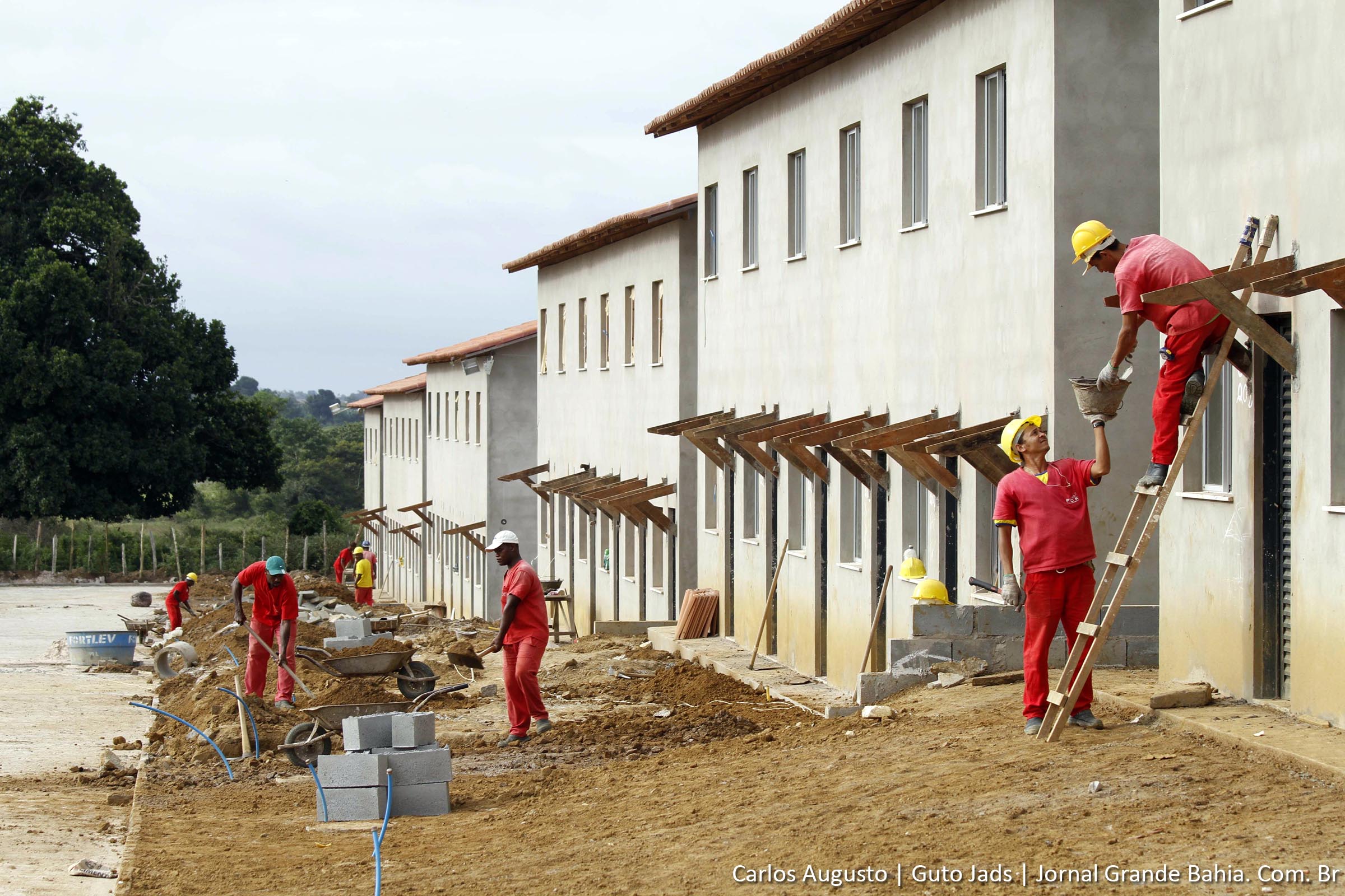 O segundo resultado importante foi o da construção civil, com mais de 1.200 postos, o que pode indicar que o saldo negativo de 952 empregos em junho na Construção Civil pode ter sido apenas uma questão localizada. (Foto: Carlos Augusto (Guto Jads) - Jornal Grande Bahia)