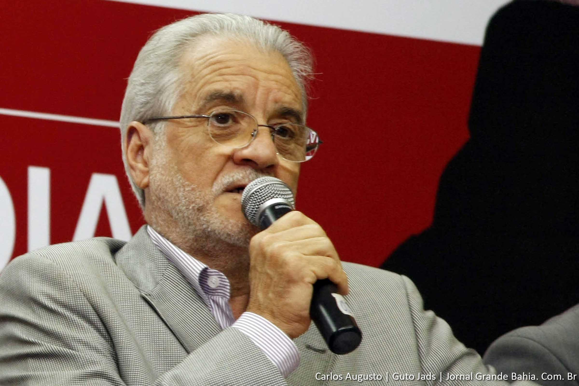 Emiliano José é jornalista, escritor e deputado federal. (Foto: Carlos Augusto | Jornal Grande Bahia)