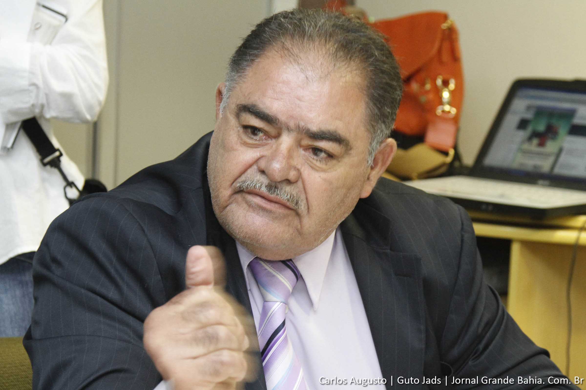 O presidente da Câmara de Feira de Santana, Antônio Francisco Neto (Ribeiro), cancelou a sessão ordinária desta quarta-feira (17/10/2012) da Casa da Cidadania. (Foto: Carlos Augusto (Guto Jads) - Jornal Grande Bahia)