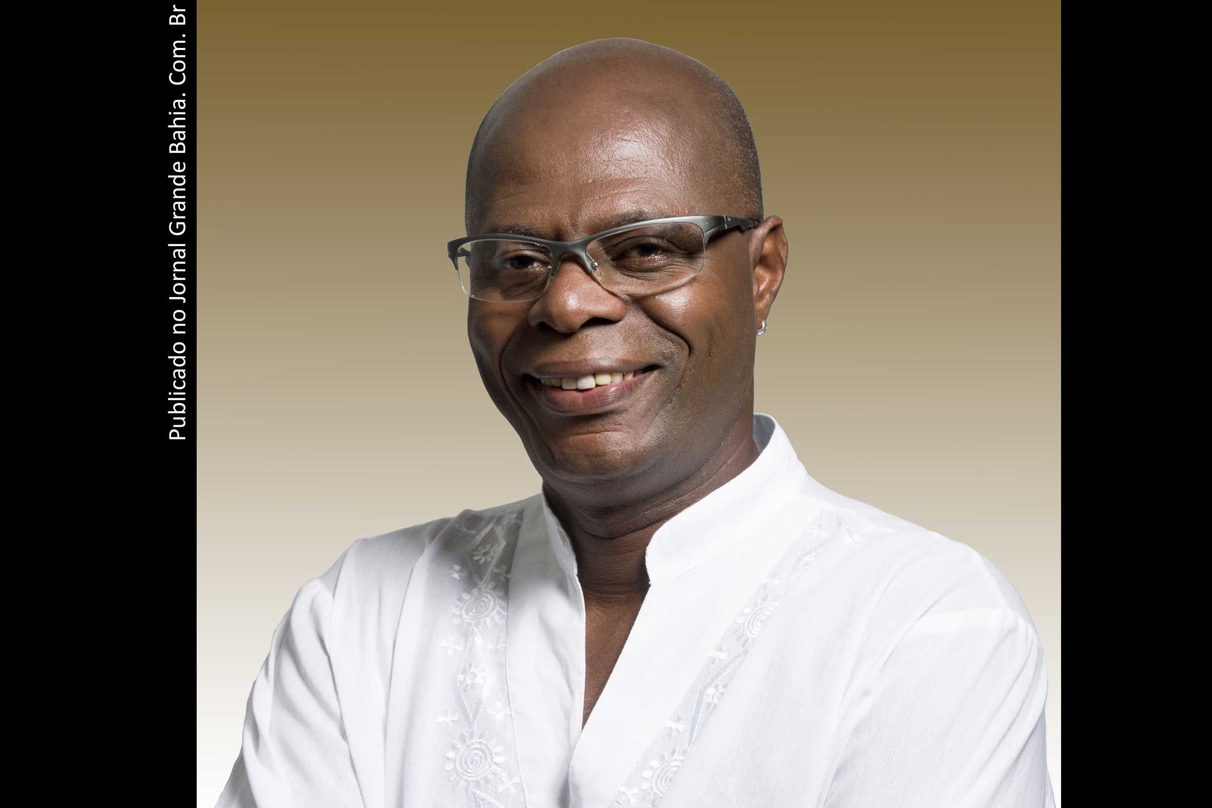 Hamilton Assis, candidato do PSOl em Salvador. "Agora nossa cidade enfrentará um segundo turno entre ACM Neto (DEM) e Pelegrino (PT). Nós do PSOL viemos à sociedade para dizer que a nossa coerência não está à venda!", afirma nota do PSOL.