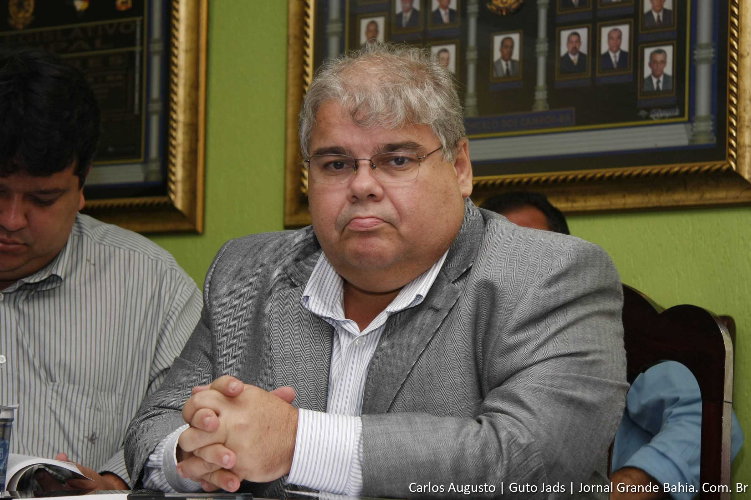 Lúcio Vieira Lima quer aliança com ACM Neto, mas o candidato do partido opta pela aliança com Nelson Pelegrino.