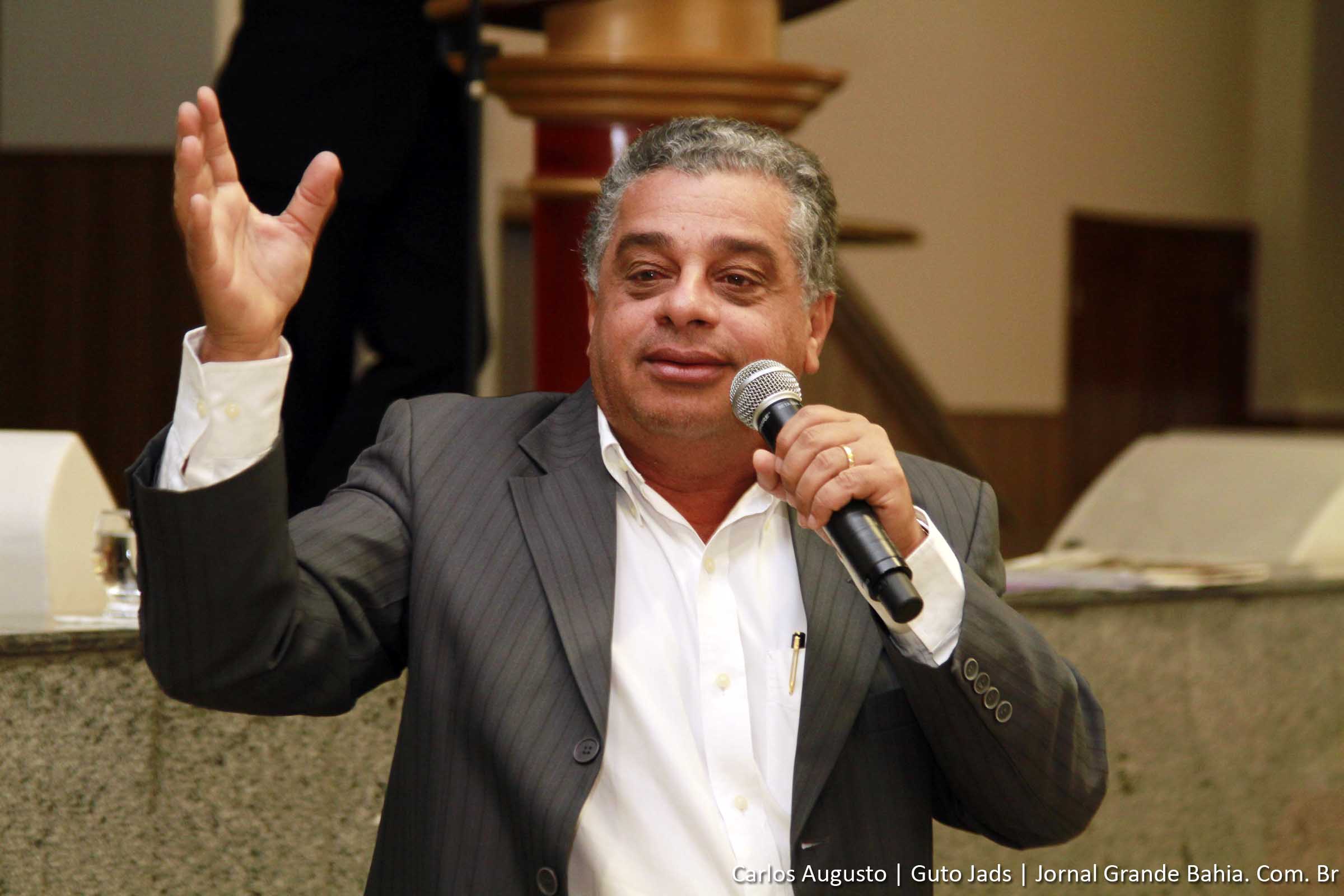 Tarcízio Pimenta: os advogados da Secretaria Municipal de Saúde tem entrado em contato com o Ministério Público Estadual e Ministério Público Federal, pois o objetivo desta seleção não é gerar favorecimentos, mas, sim, contratar profissionais qualificados para servir à comunidade.