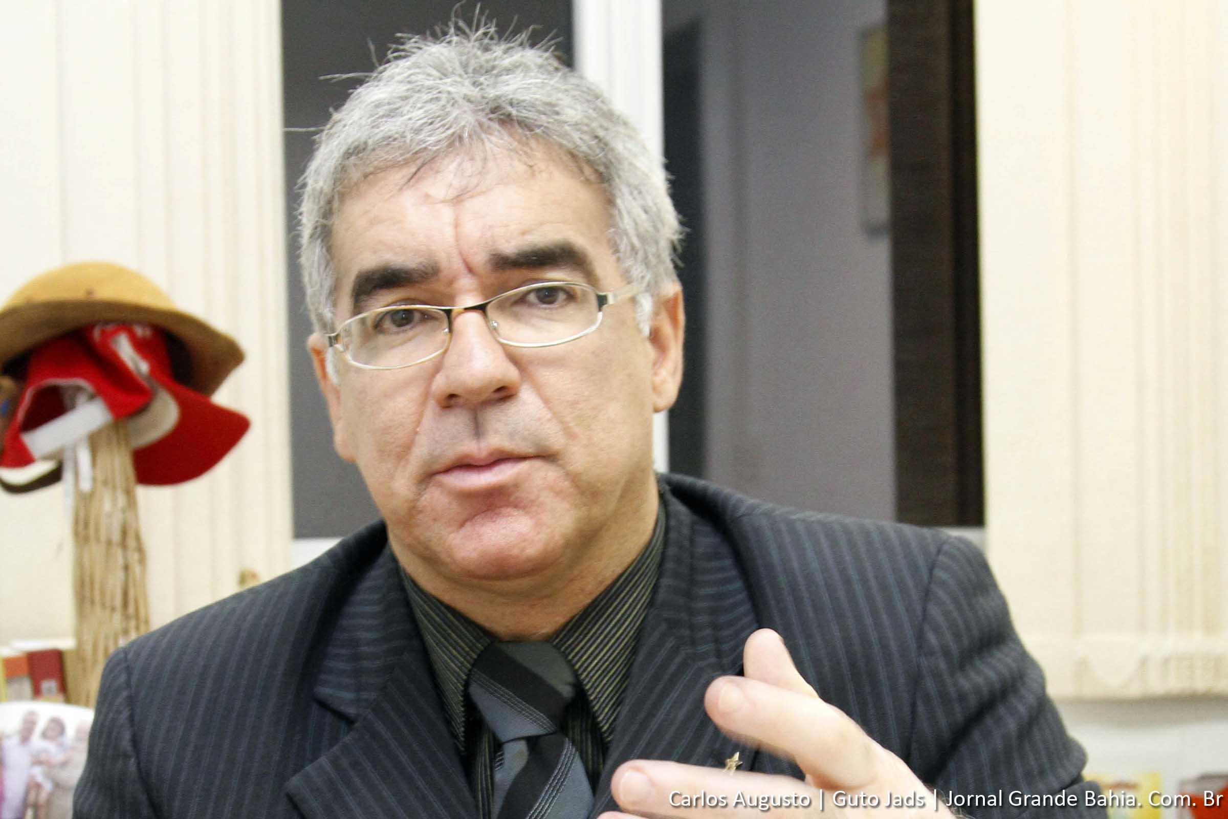 Deputado estadual Zé Neto comenta Lei Carolina Dieckmann