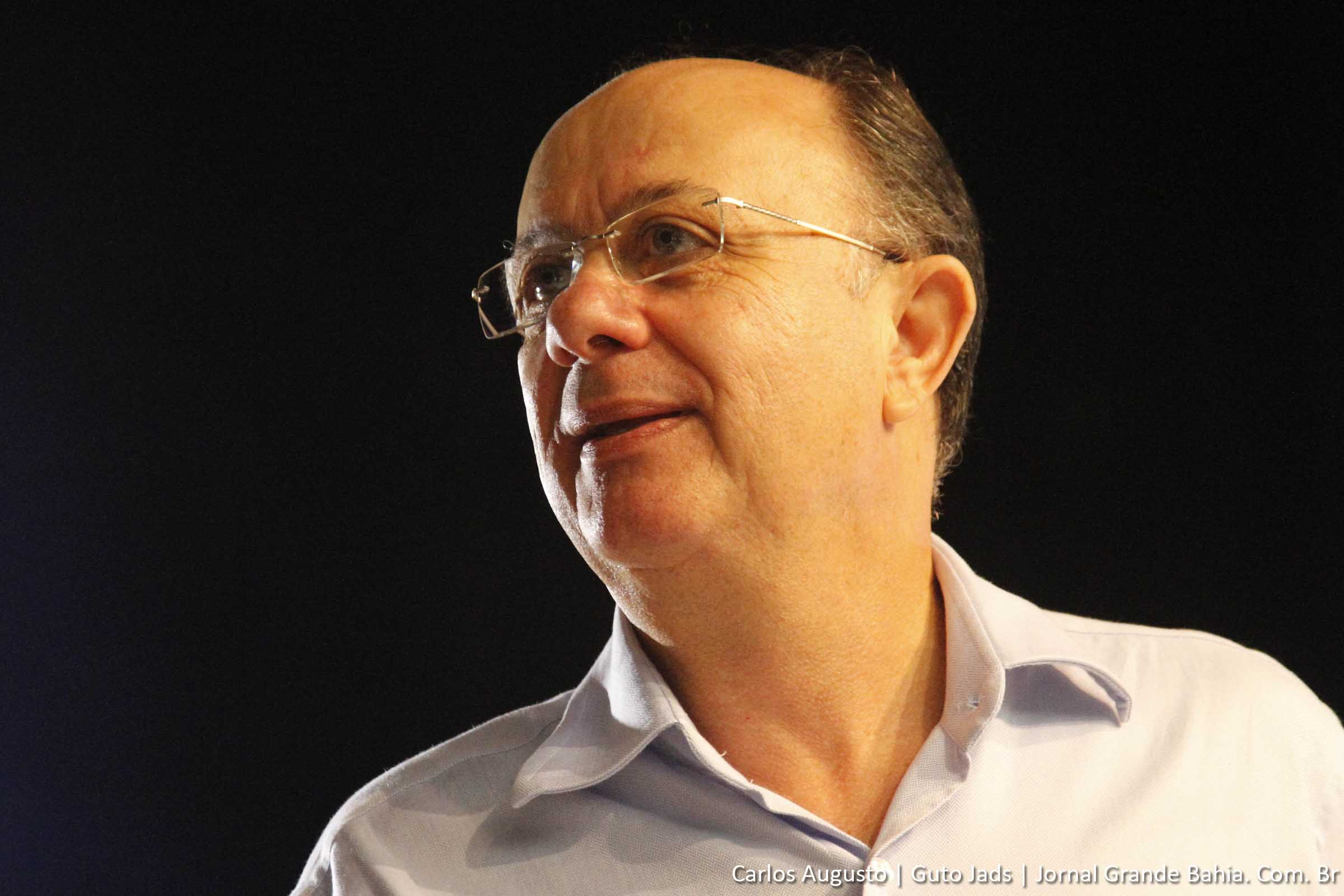 Na manhã desta quinta-feira, José Ronaldo integrou a mesa de trabalhos e foi convidado a falar sobre sua experiência como gestor de Feira de Santana.