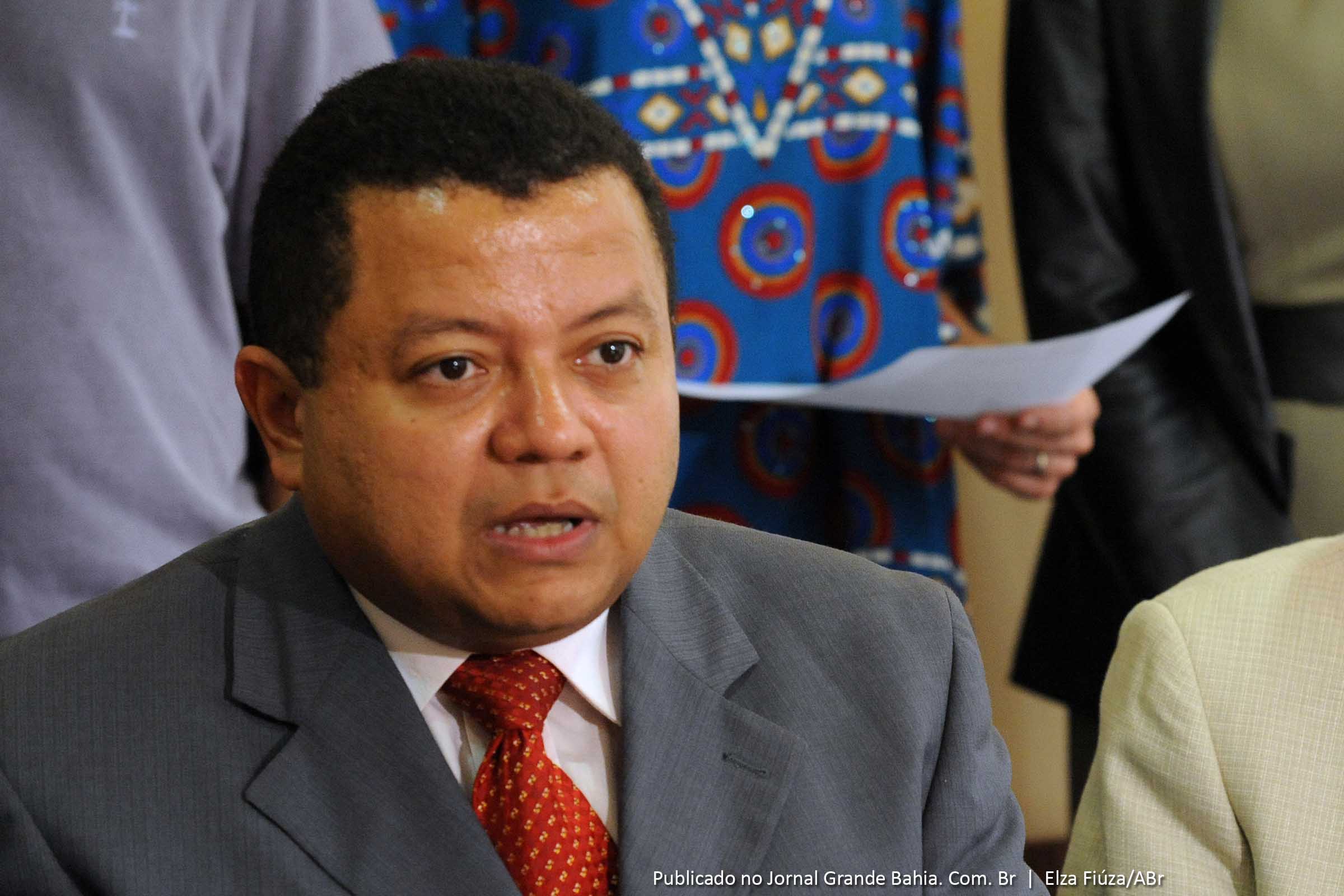 Marlon Reis: “Todo mundo fala que a reforma política é fundamental no país, então temos que começar a agir de acordo com essa convicção. Não se deve esperar pelo Congresso Nacional apenas, a sociedade pode se articular e se mobilizar para esse fim”