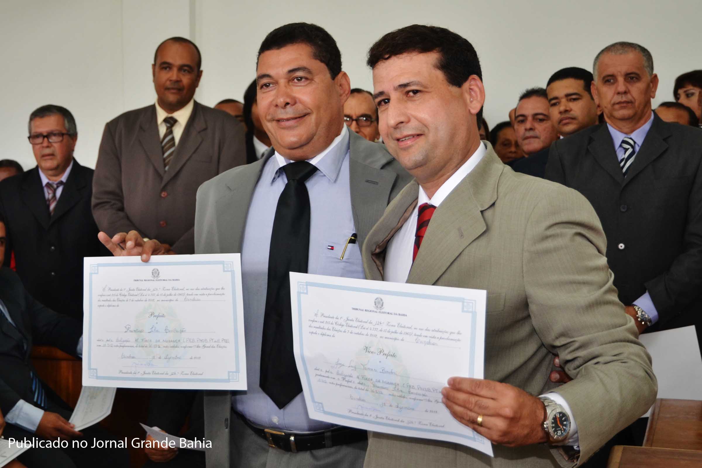 Prefeito Sargento Francisco, vice e vereadores eleitos em 2012 em Candeias tomam posse nesta terça-feira