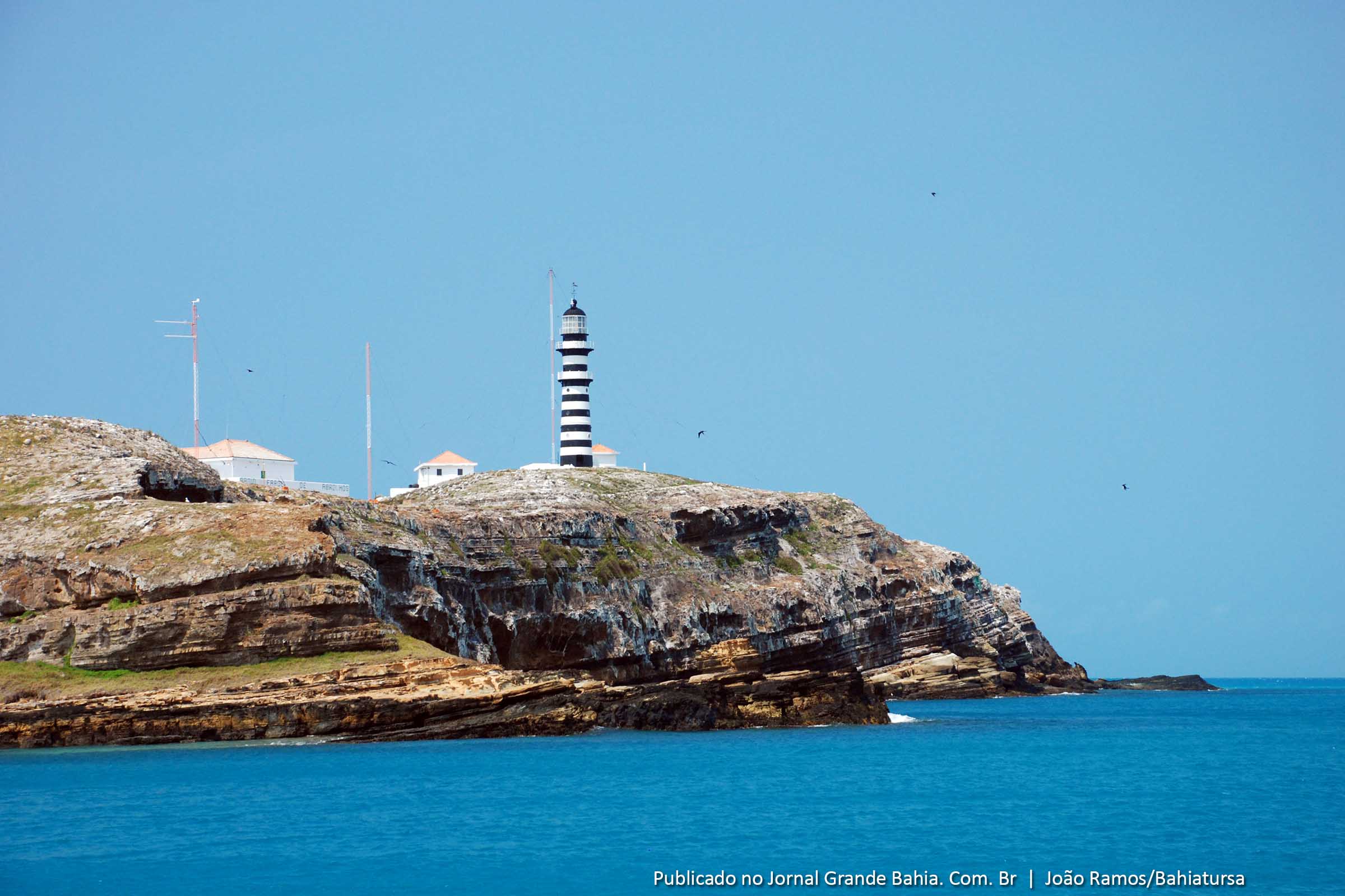 Arquipélago de Abrolhos é oficialmente incorporado a Bahia.
