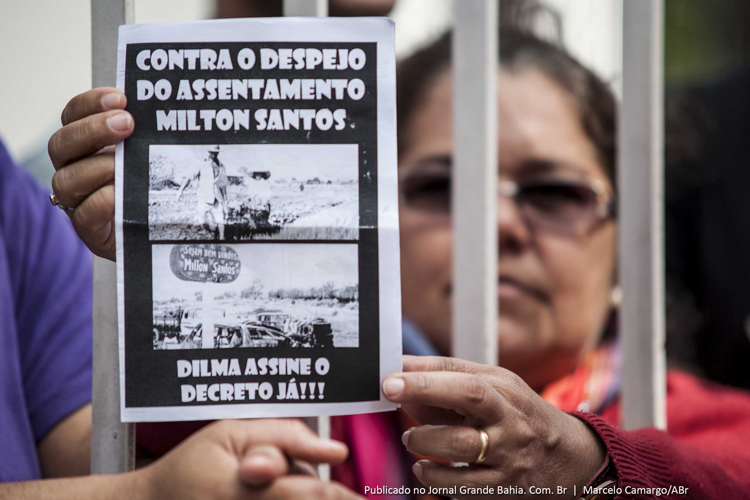Cerca de 50 integrantes do Assentamento Milton Santos, que fica na cidade de Americana, ocupam a sede do Instituto Lula, na zona sul da capital paulista. A ocupação começou por volta das 6h30 e a Polícia Militar negocia a saída do grupo do local.