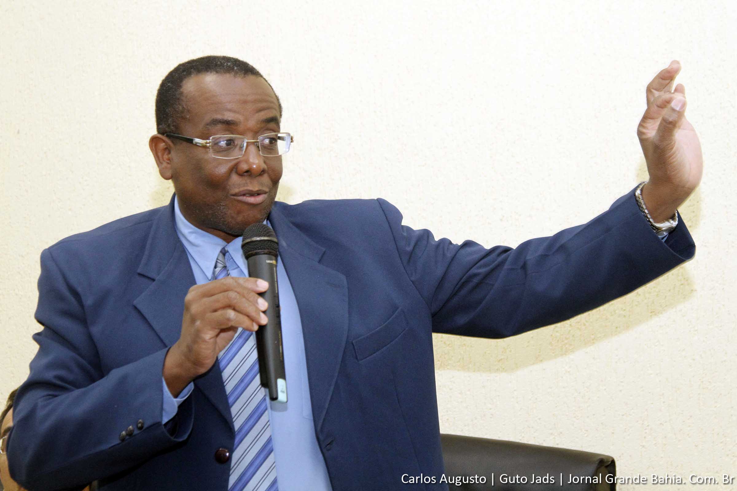 A Câmara Municipal de Feira de Santana nomeou nove cargos de provimento temporário e seis de provimento comissionado para a administração do novo presidente da Casa, vereador Justiniano França. (Foto: Carlos Augusto (Guto Jads) - Jornal Grande Bahia)