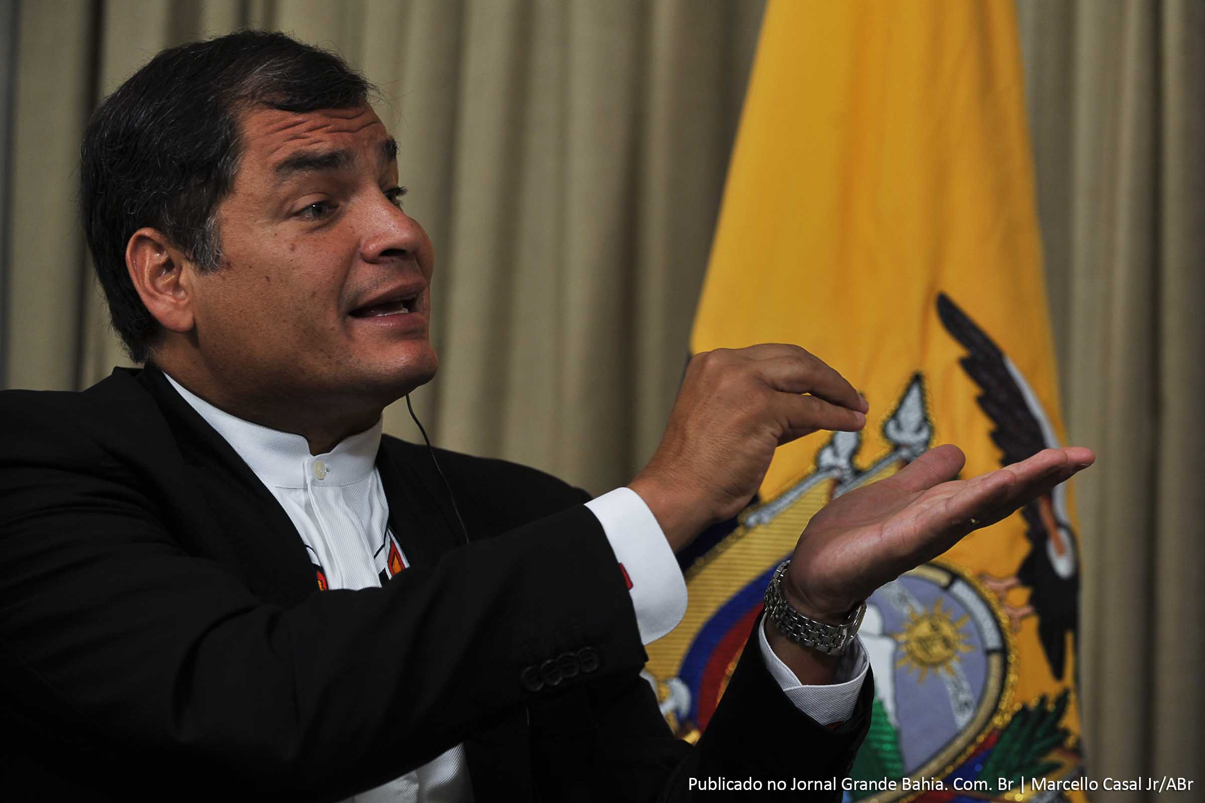 O presidente do Equador, Rafael Correa, foi reeleito neste domingo para um terceiro mandato consecutivo, que terminará em 2017, quando ele completar uma década no poder.