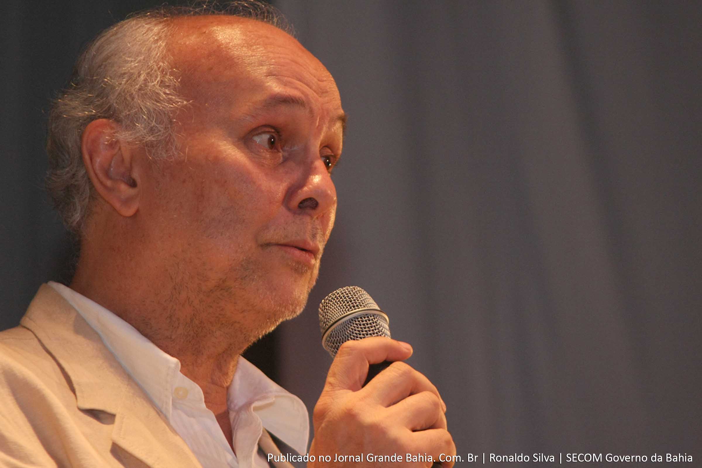 Secretário estadual de cultura, Albino Rubim.