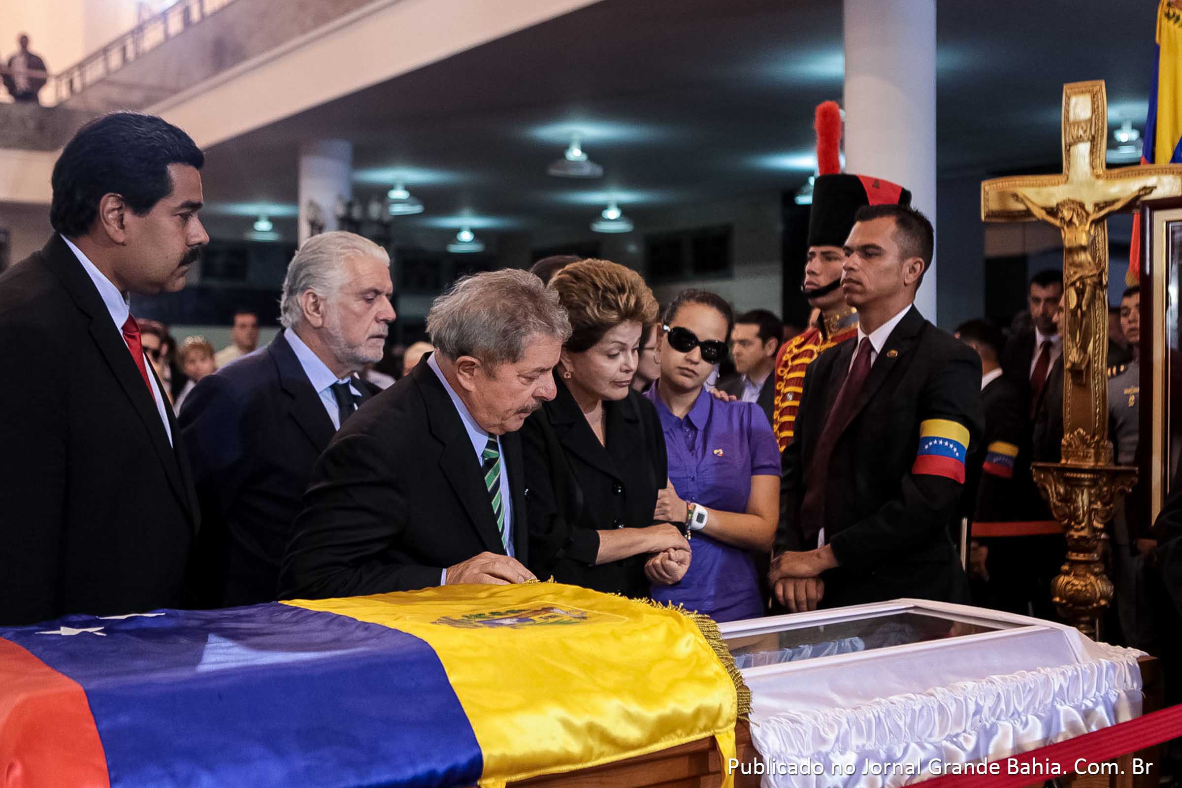 Caracas - Venezuela, 07/03/2013. Presidenta Dilma Rousseff , ex-presidente Lula e o governador Jaques Wagner durante velório do Presidente Hugo Chávez na academia militar.