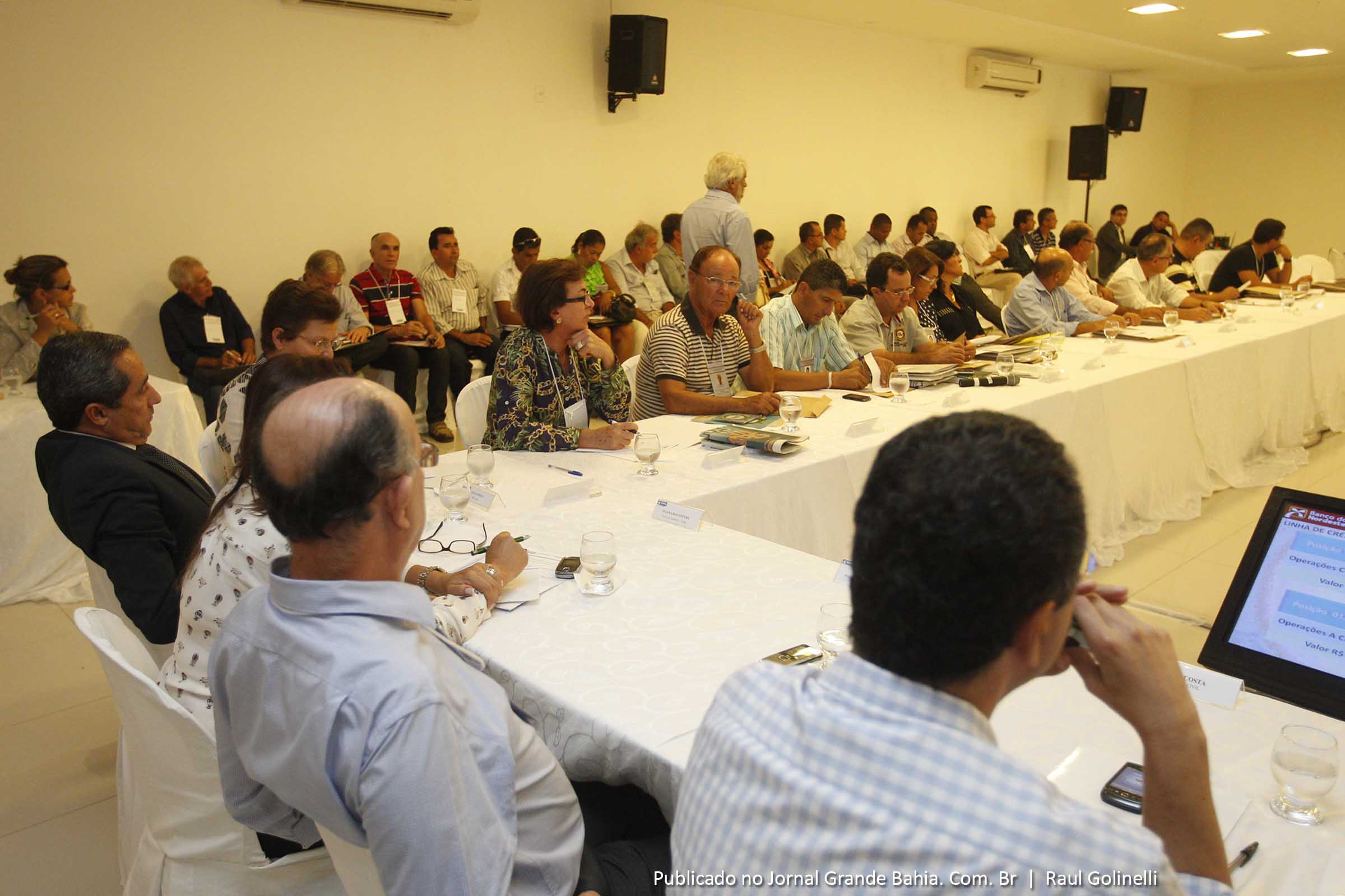 Prefeitos participam da reunião com governador Rui Costa.