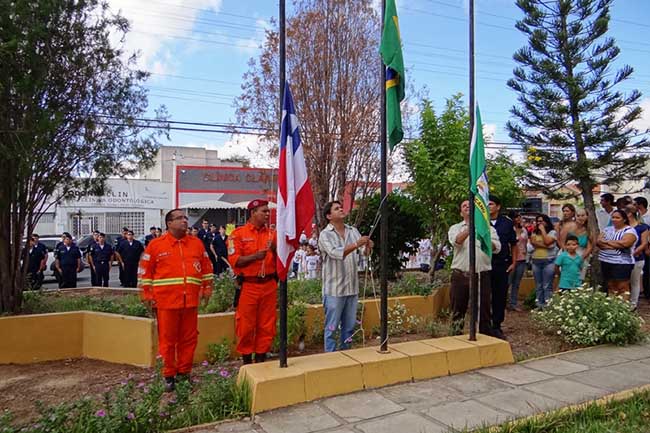 Atos oficiais marcam memória política de Tucano.
