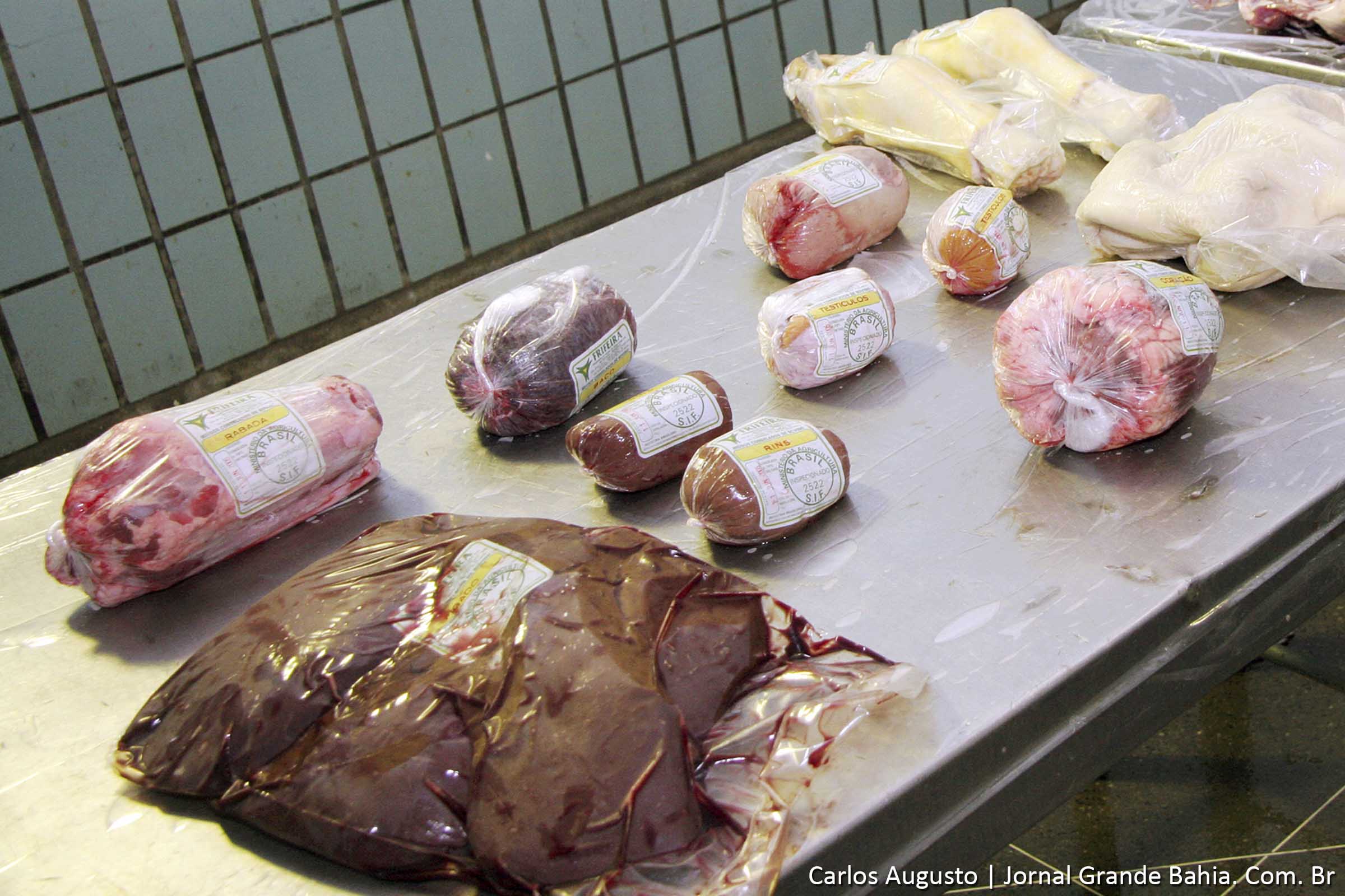 Estabelecimento falsificava rótulos e Selos de Inspeção Federal (SIF). (Foto: Carlos Augusto (Guto Jads) – Jornal Grande Bahia)