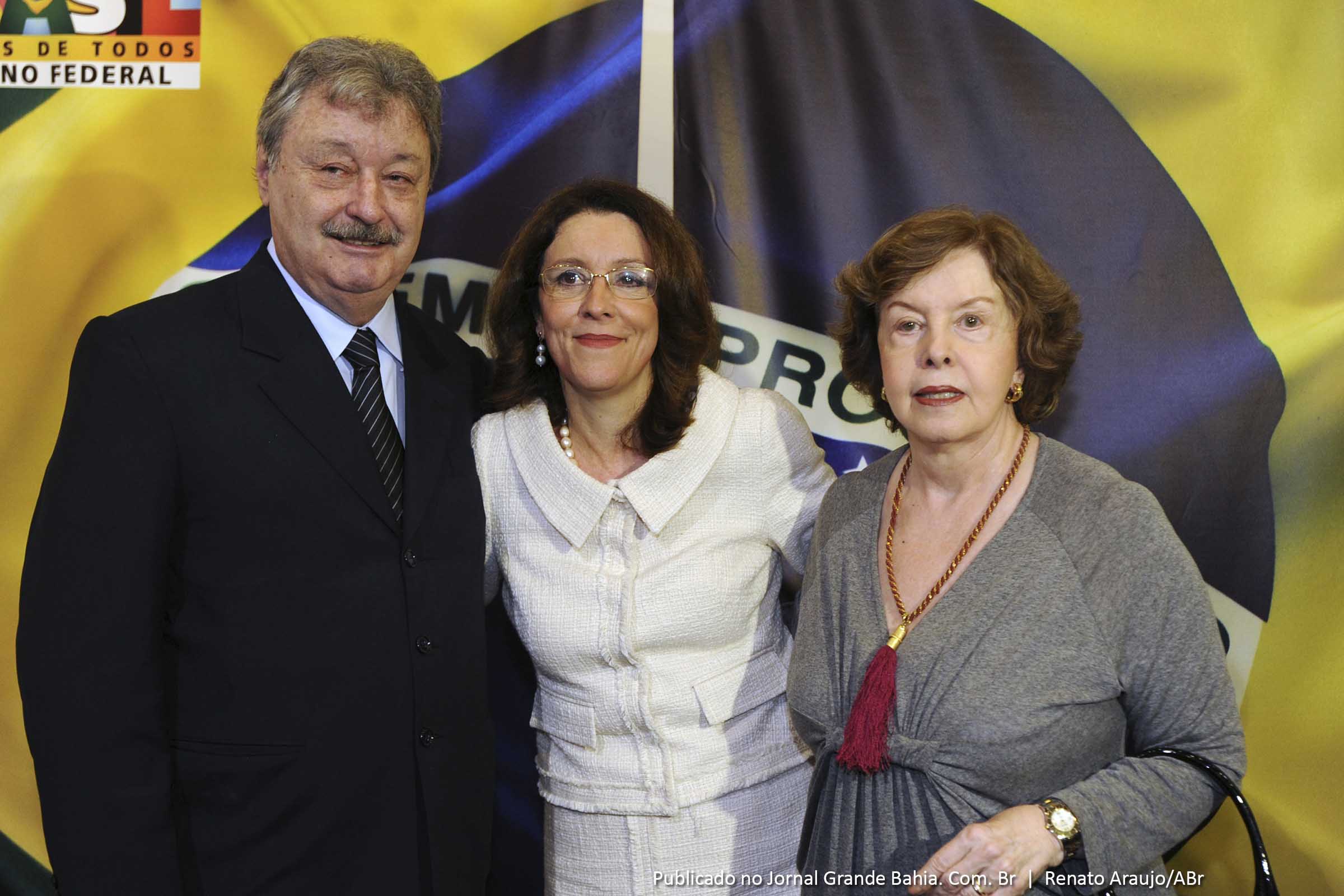Carlos Chagas, Helena Maria de Freitas Chagas e a mãe, esposa de Carlos Chagas.