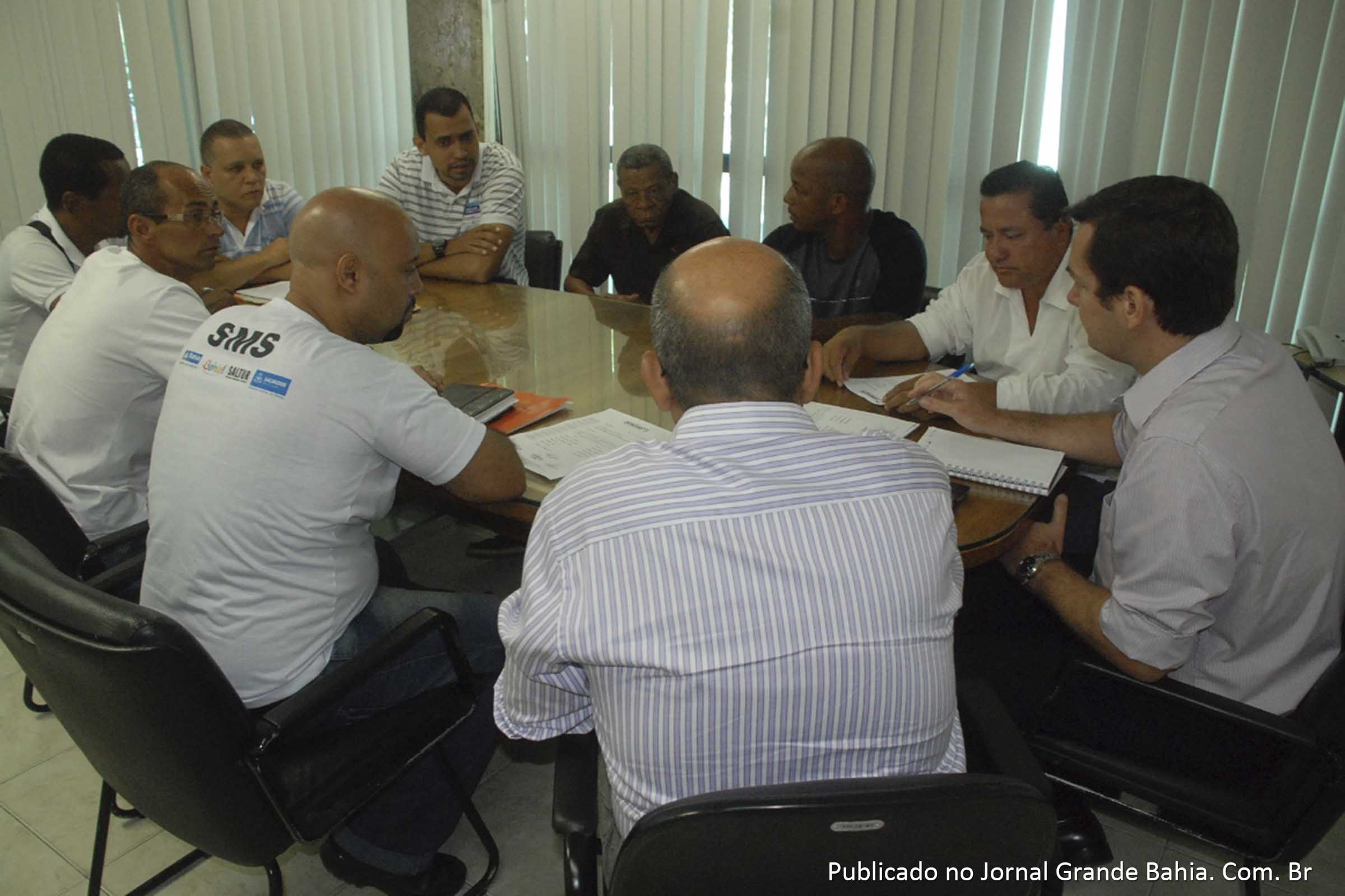 Administração de ACM Neto propõe 0% de reajuste salarial.