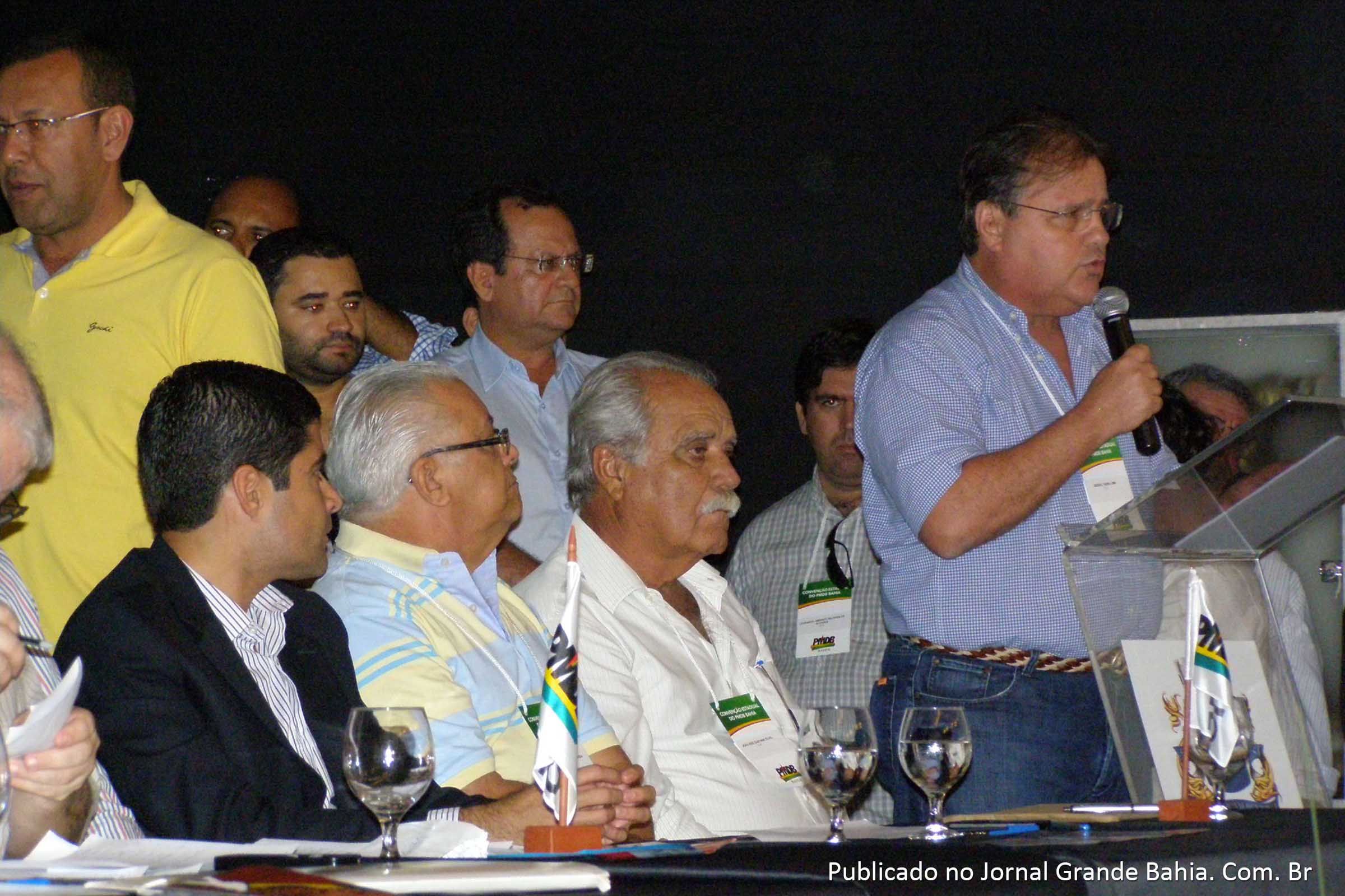 Geddel Vieira Lima é eleito presidente.