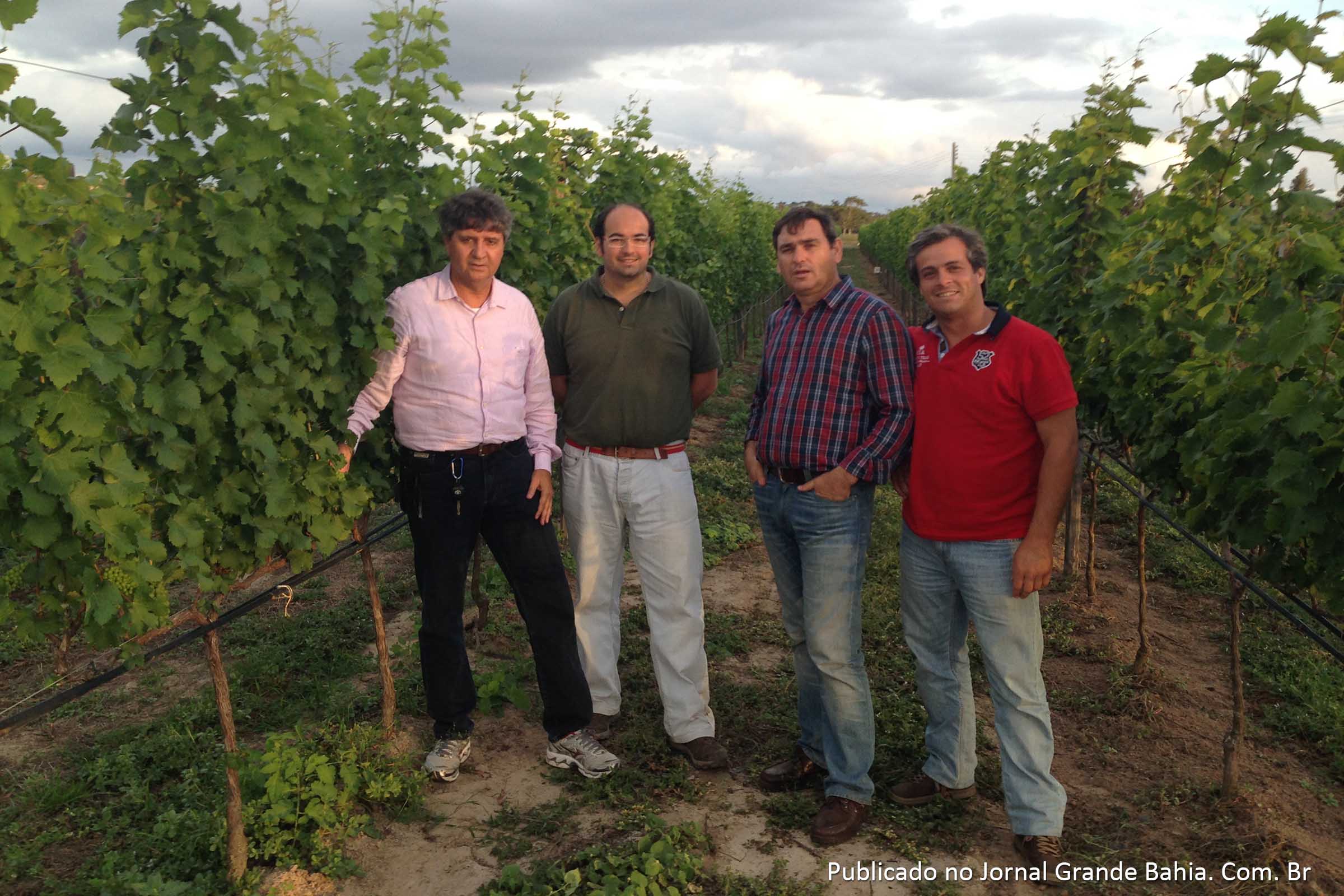 Jairo Vaz, Ricardo Brito, José Firmino, Alexandre Catita visitam Morro do Chapéu.
