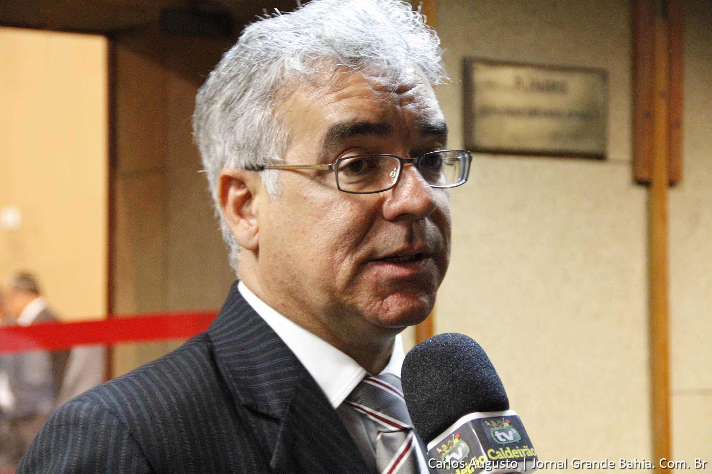 Zé Neto comenta sobre investimentos dos governos federal e estadual.